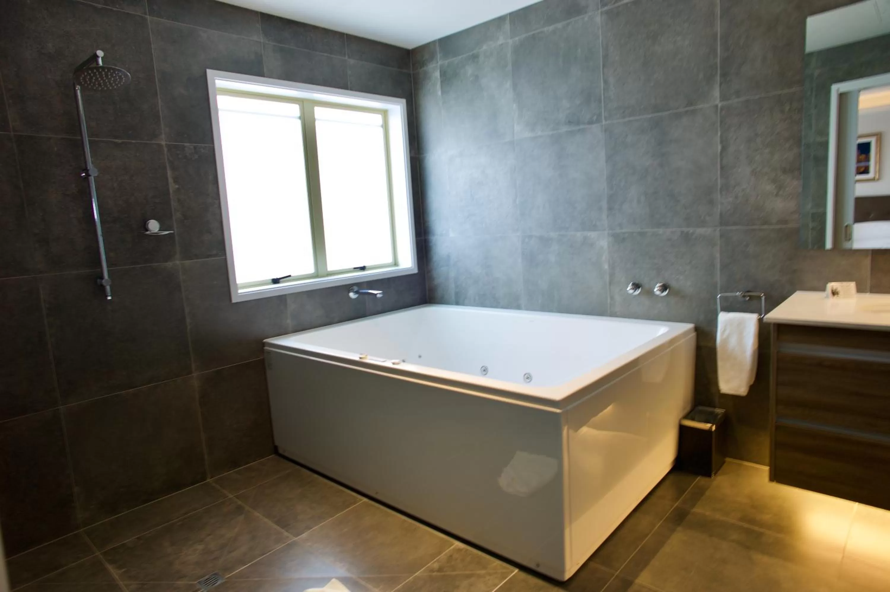 Shower, Bed in Regal Palms Resort