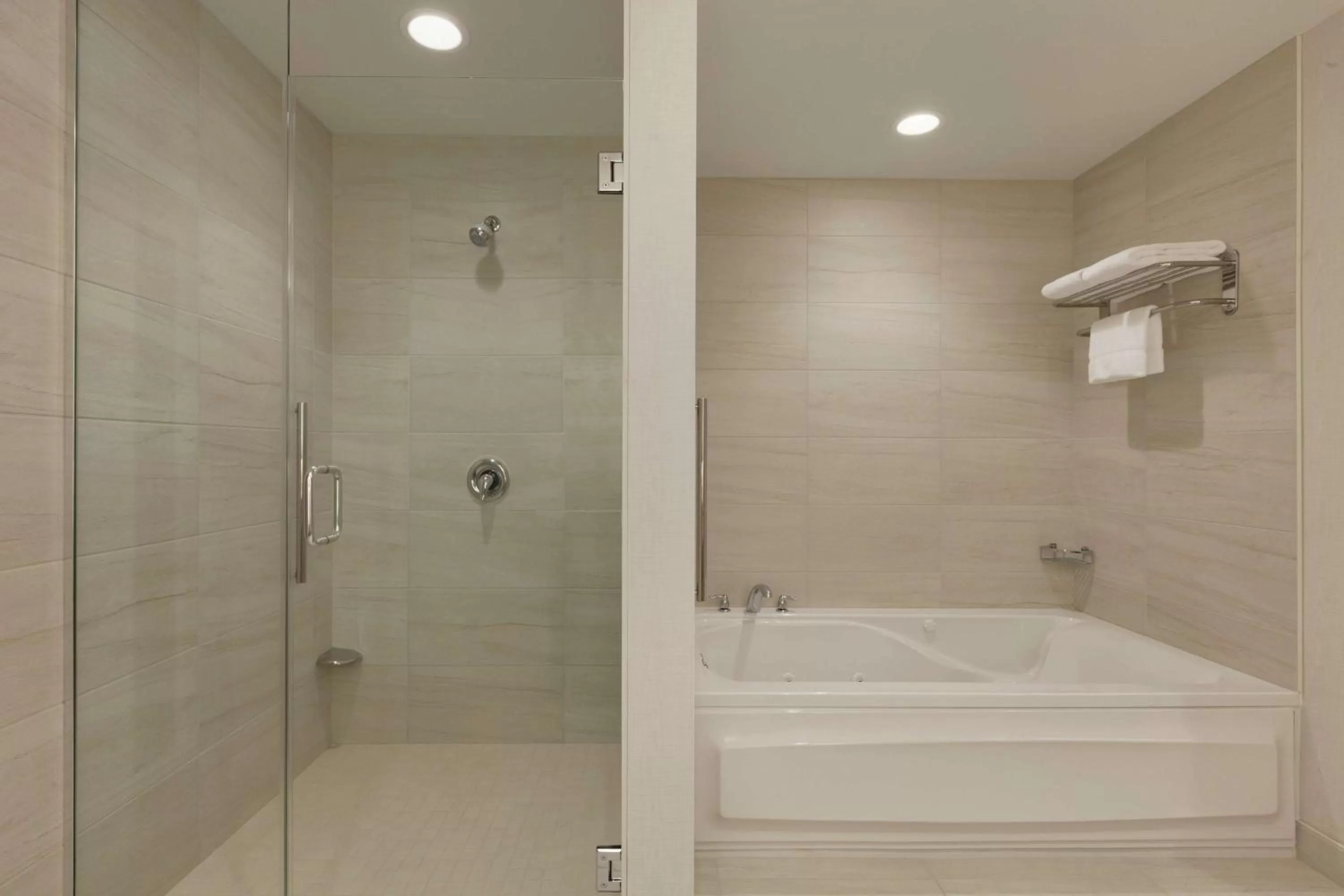 Bathroom in Hilton Garden Inn Rochester - University & Medical Center