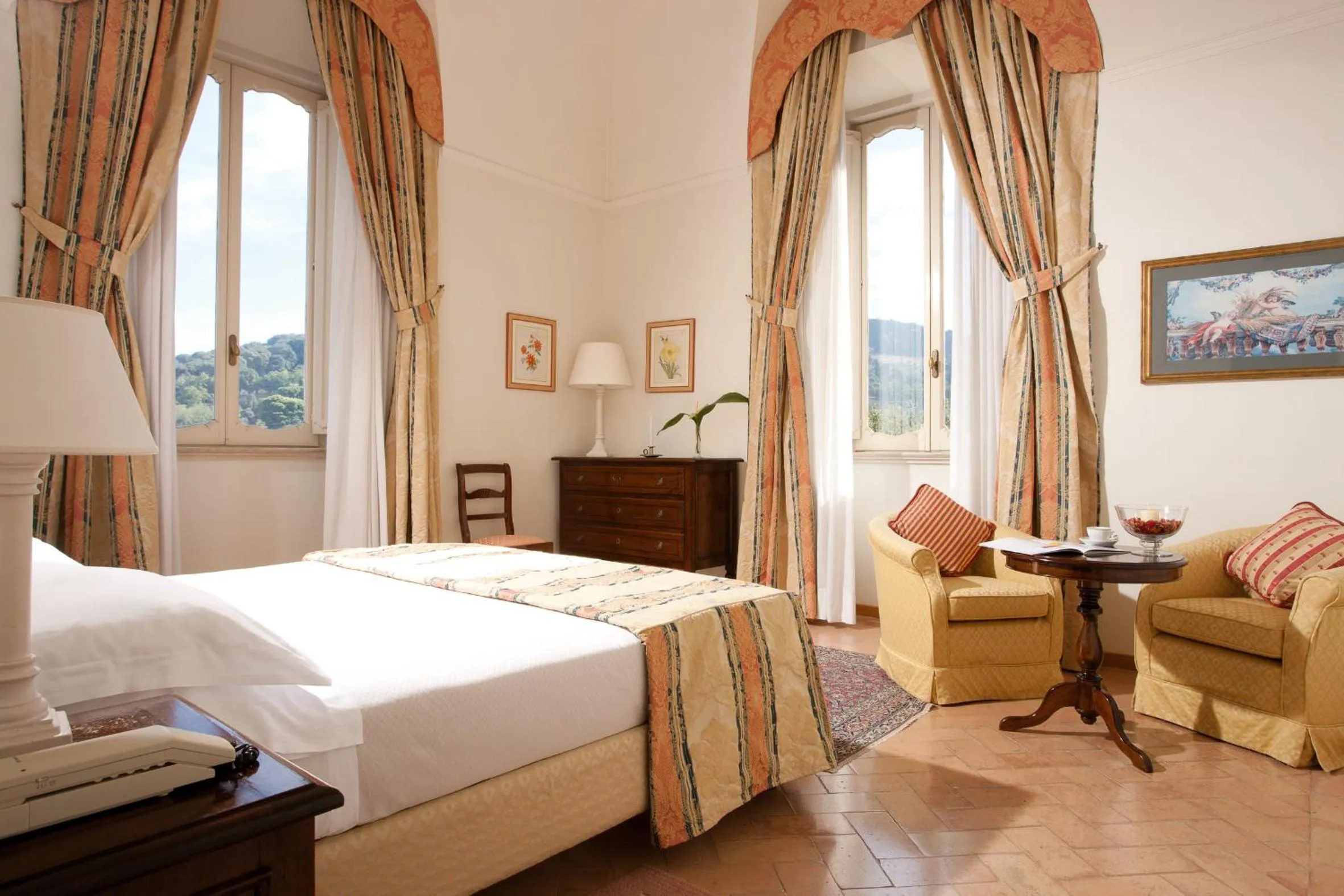 Photo of the whole room, Bed in Park Hotel Villa Grazioli