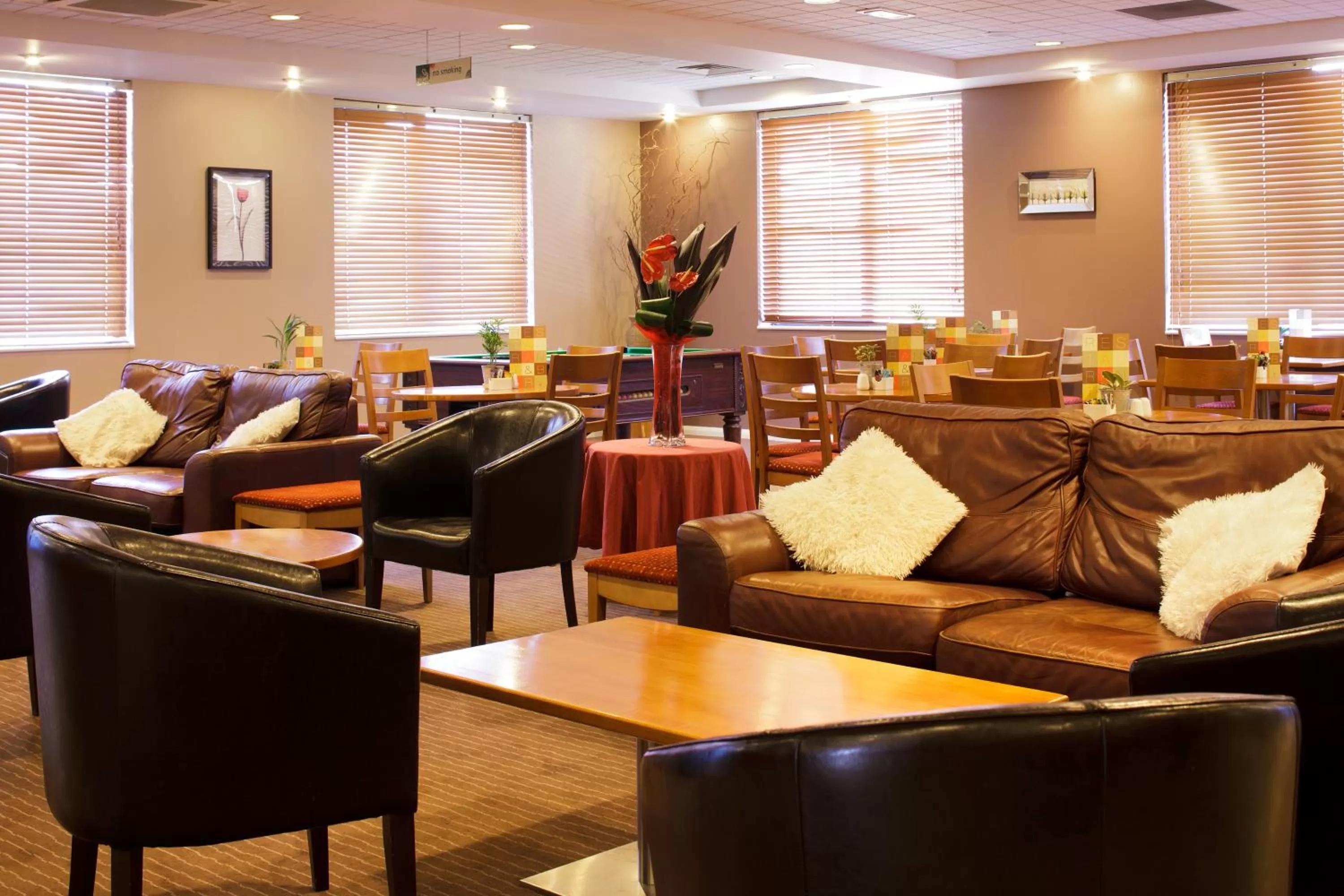 Restaurant/places to eat in ibis Chesterfield Centre – Market Town