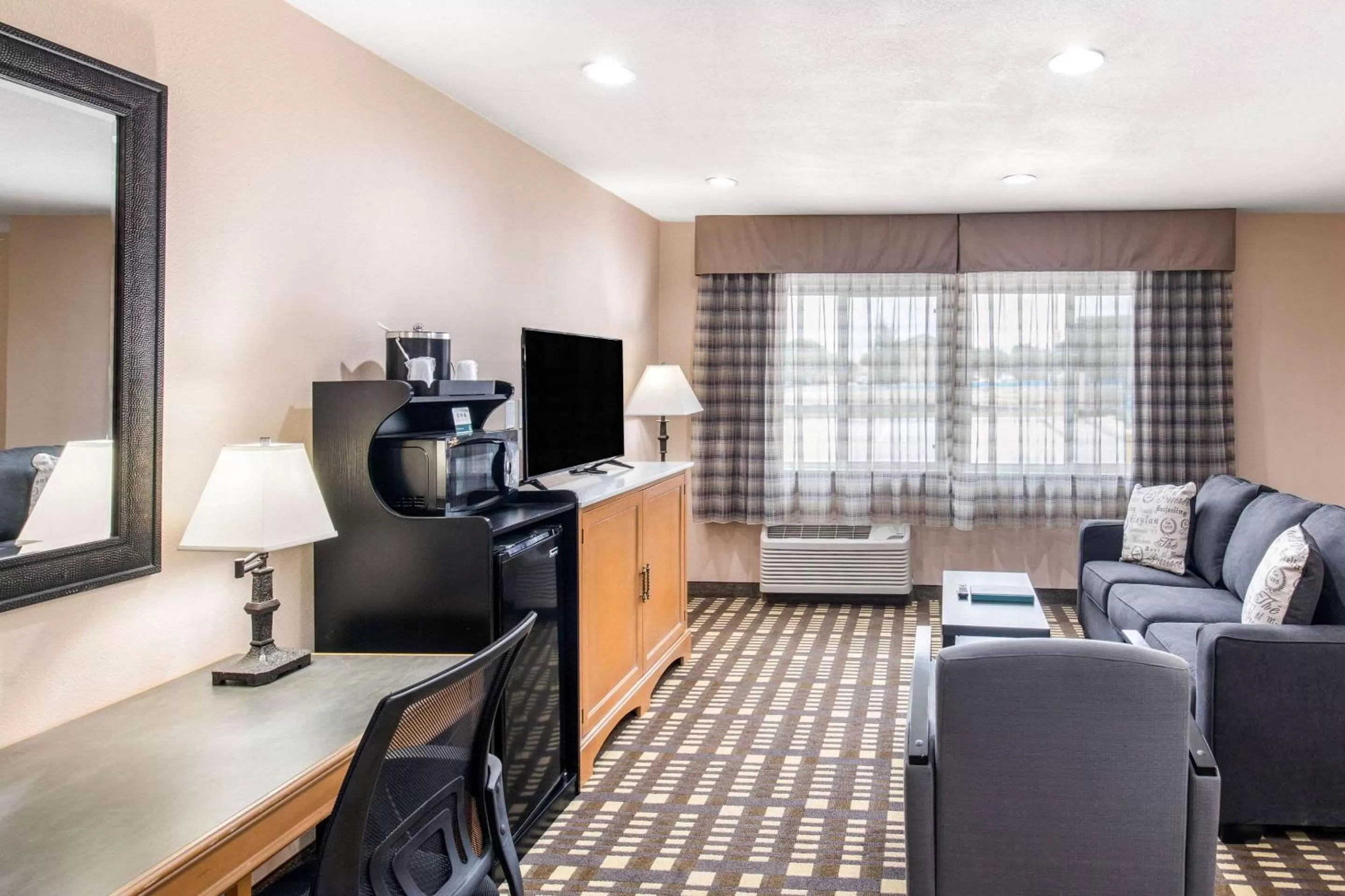 Photo of the whole room in Quality Inn & Suites Plano