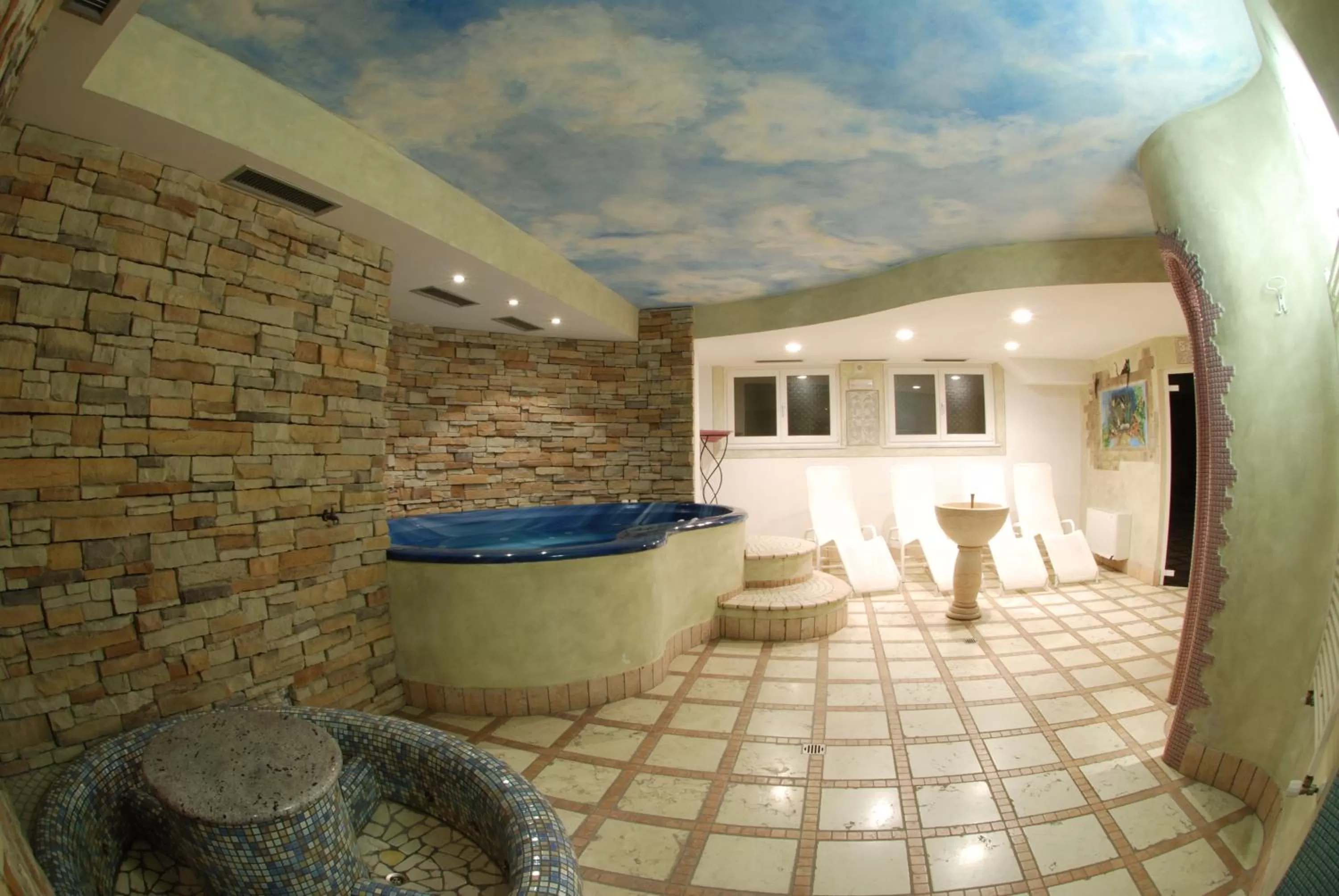 Hot Tub in Olimpia Hotel