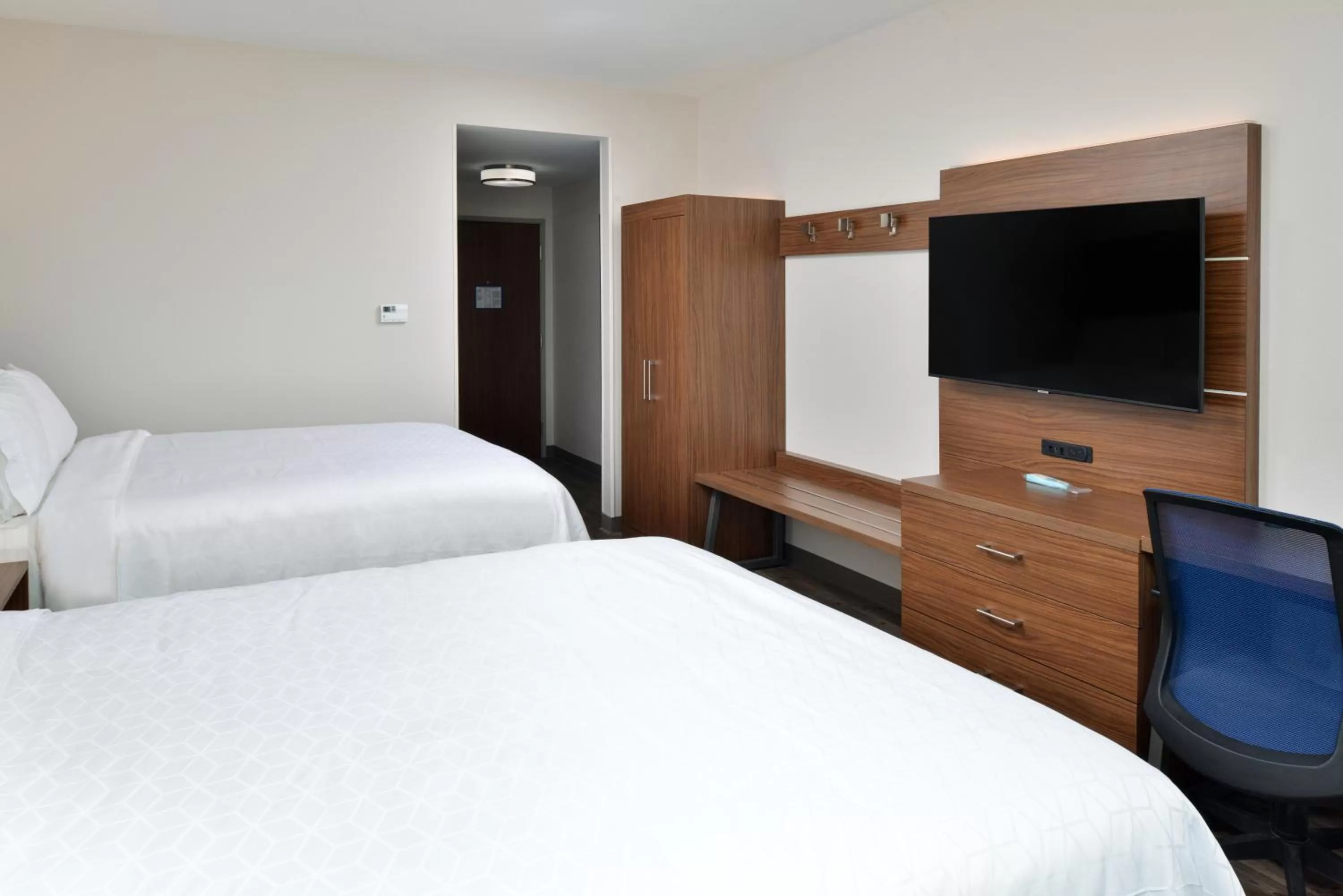 Bed in Holiday Inn Express Orlando - South Park by IHG