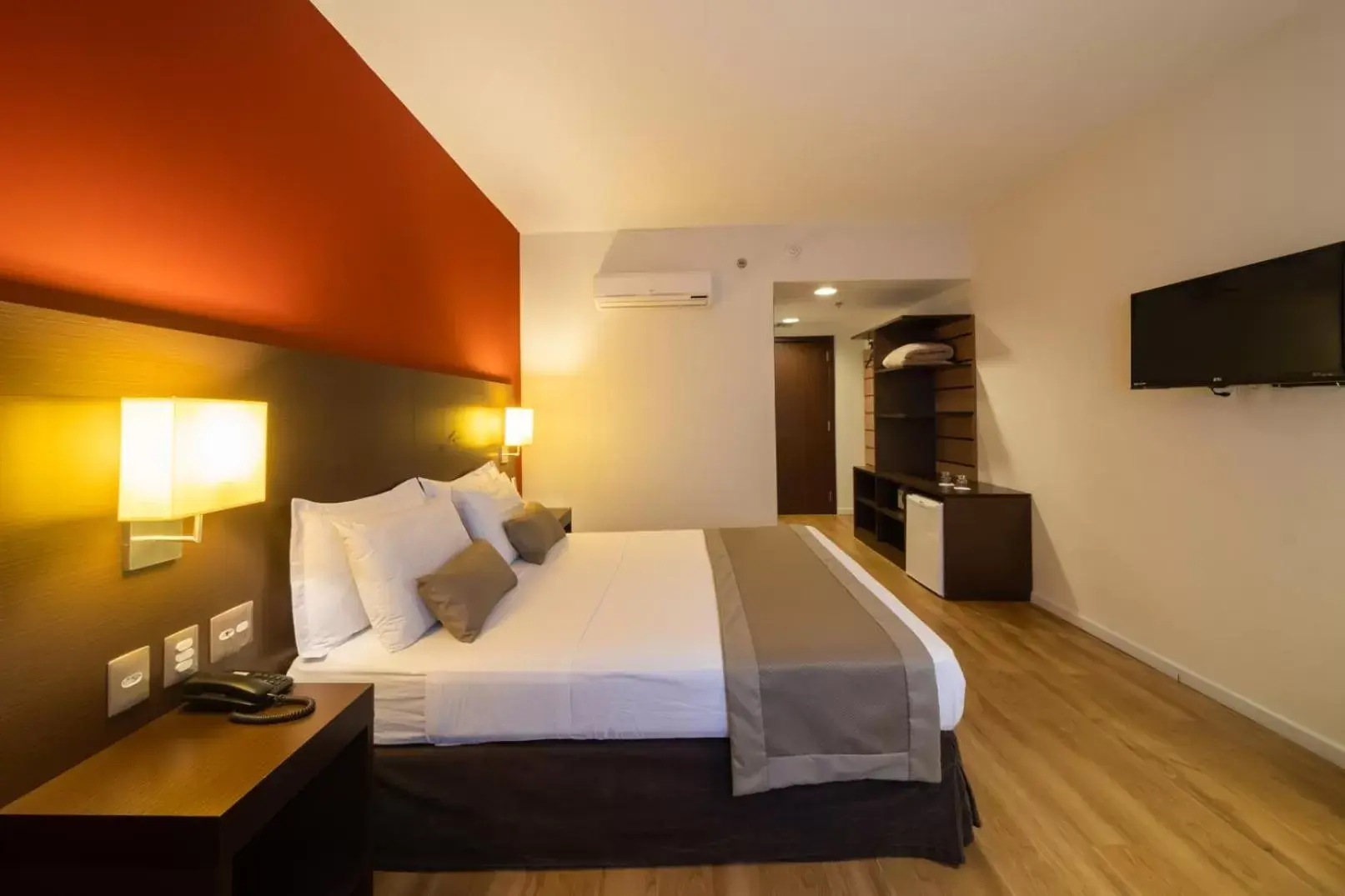 Deluxe Double Room with One Double Bed in Hotel Panamby São Paulo Deluxe Double Room with One Double Bed in Hotel Panamby São Paulo