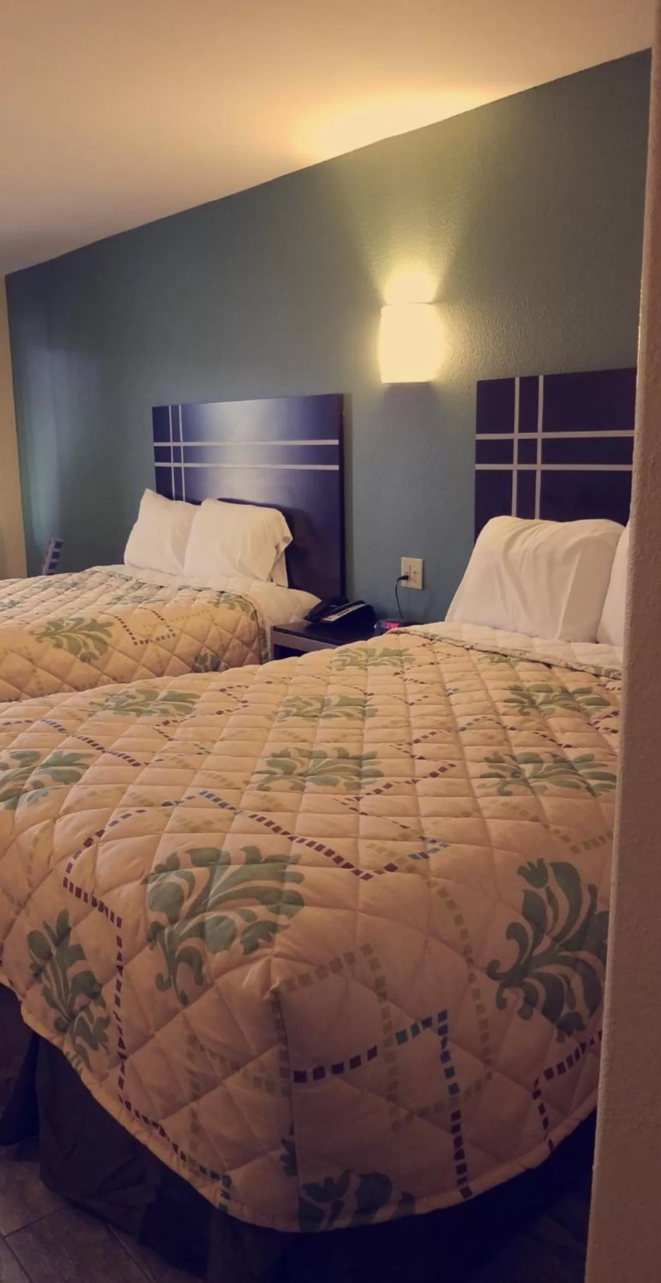 Bed in Oxford Inn and Suites Nasa