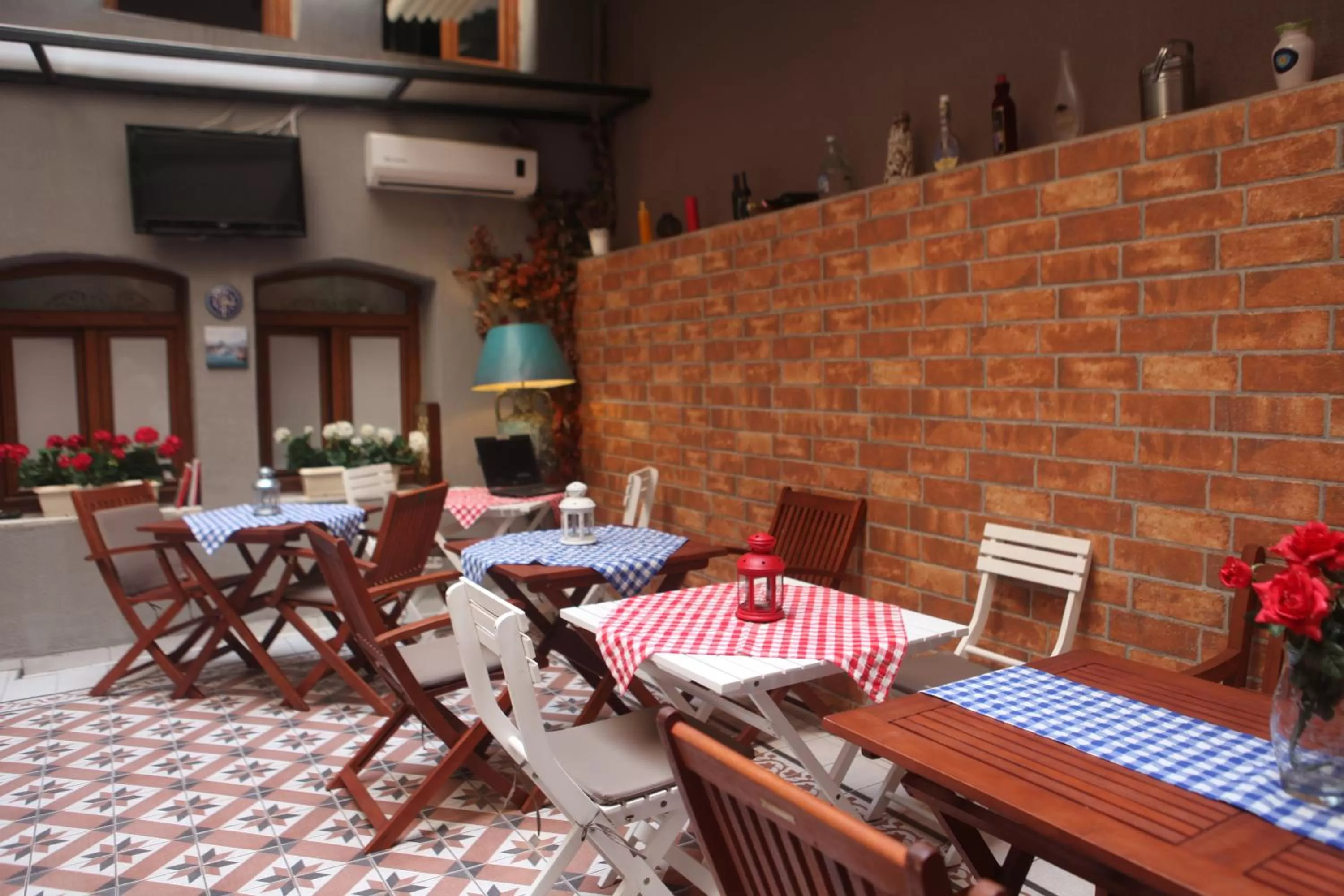 Lounge or bar in Tom Square Boutique Hotel