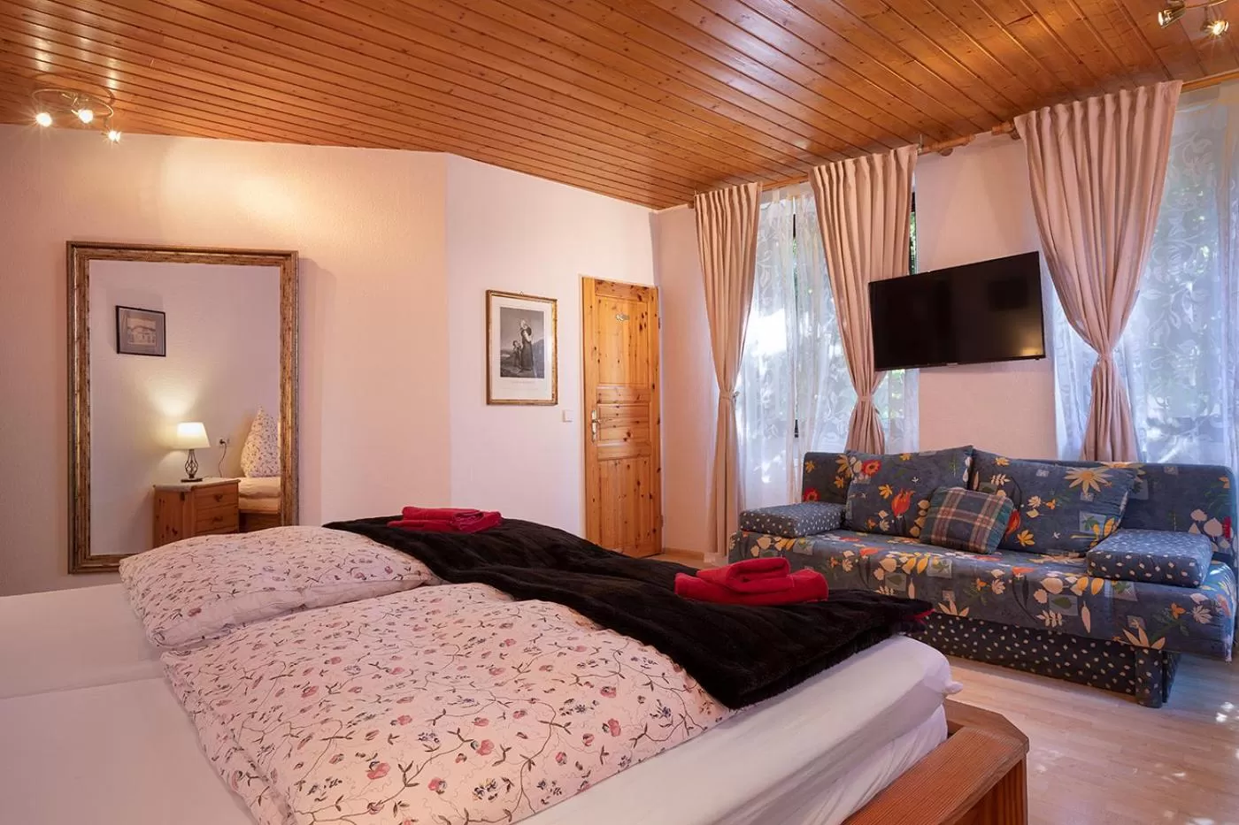 Photo of the whole room, Bed in Hotel & Restaurant Sichelschmiede