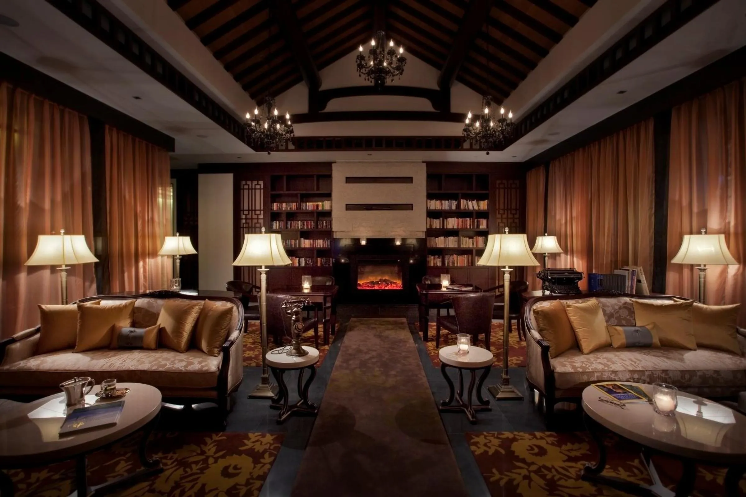 Library in Banyan Tree Hangzhou