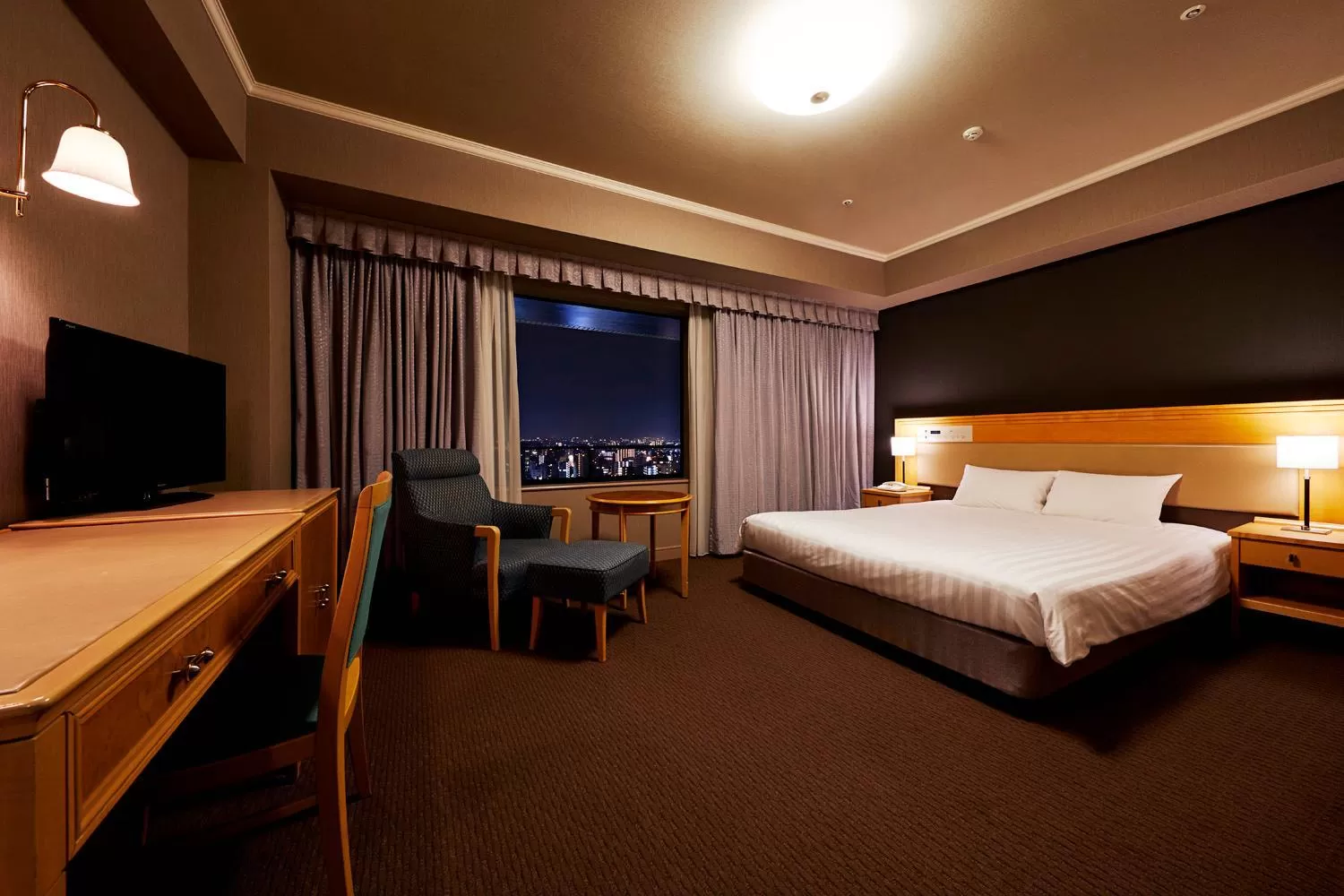 Photo of the whole room, Bed in Hotel Agora Regency Osaka Sakai