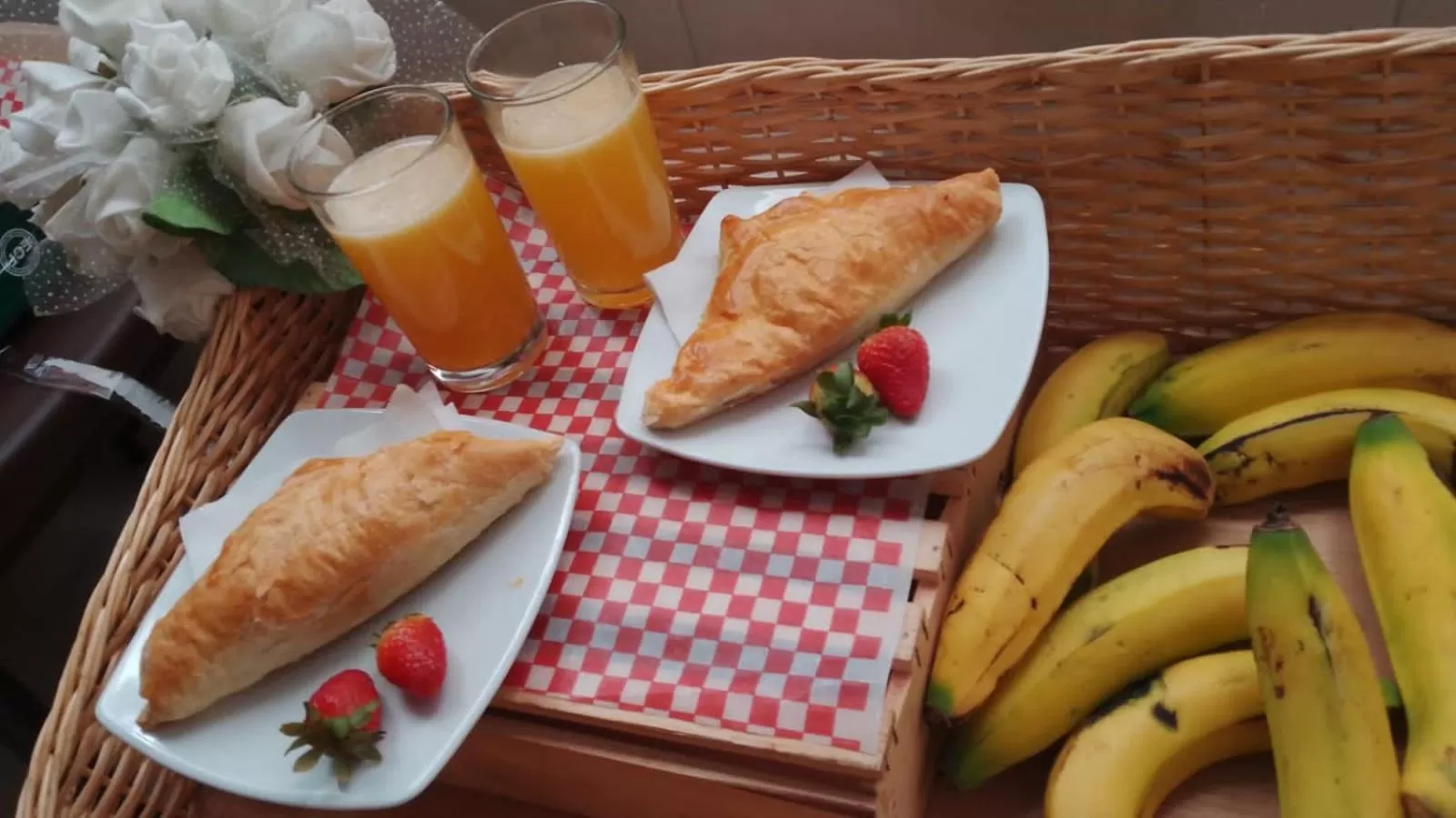 Food in Hotel Bogota - Fontana Di Trevi by On Holidays