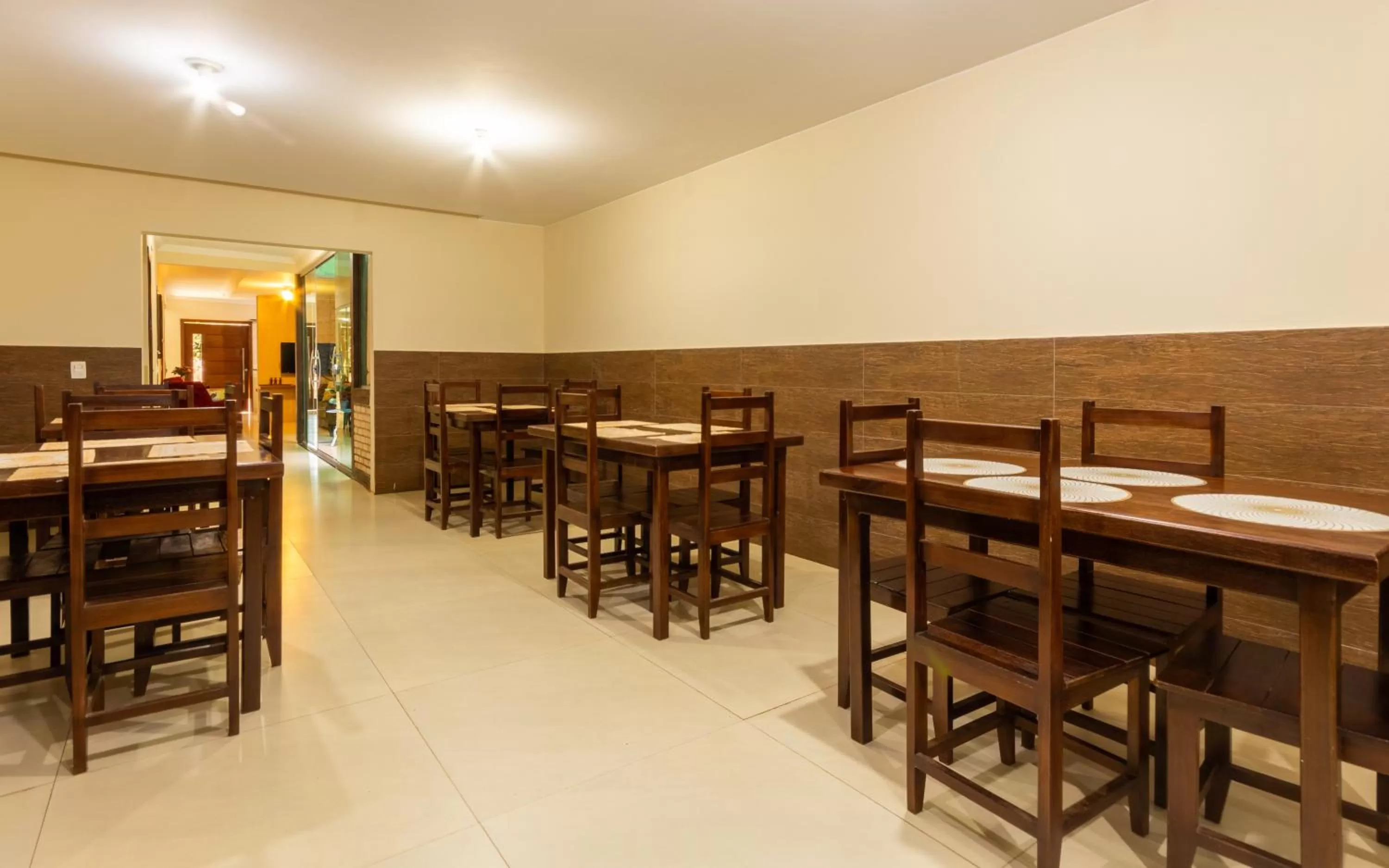 Restaurant/places to eat in Pousada Jardim Brasília