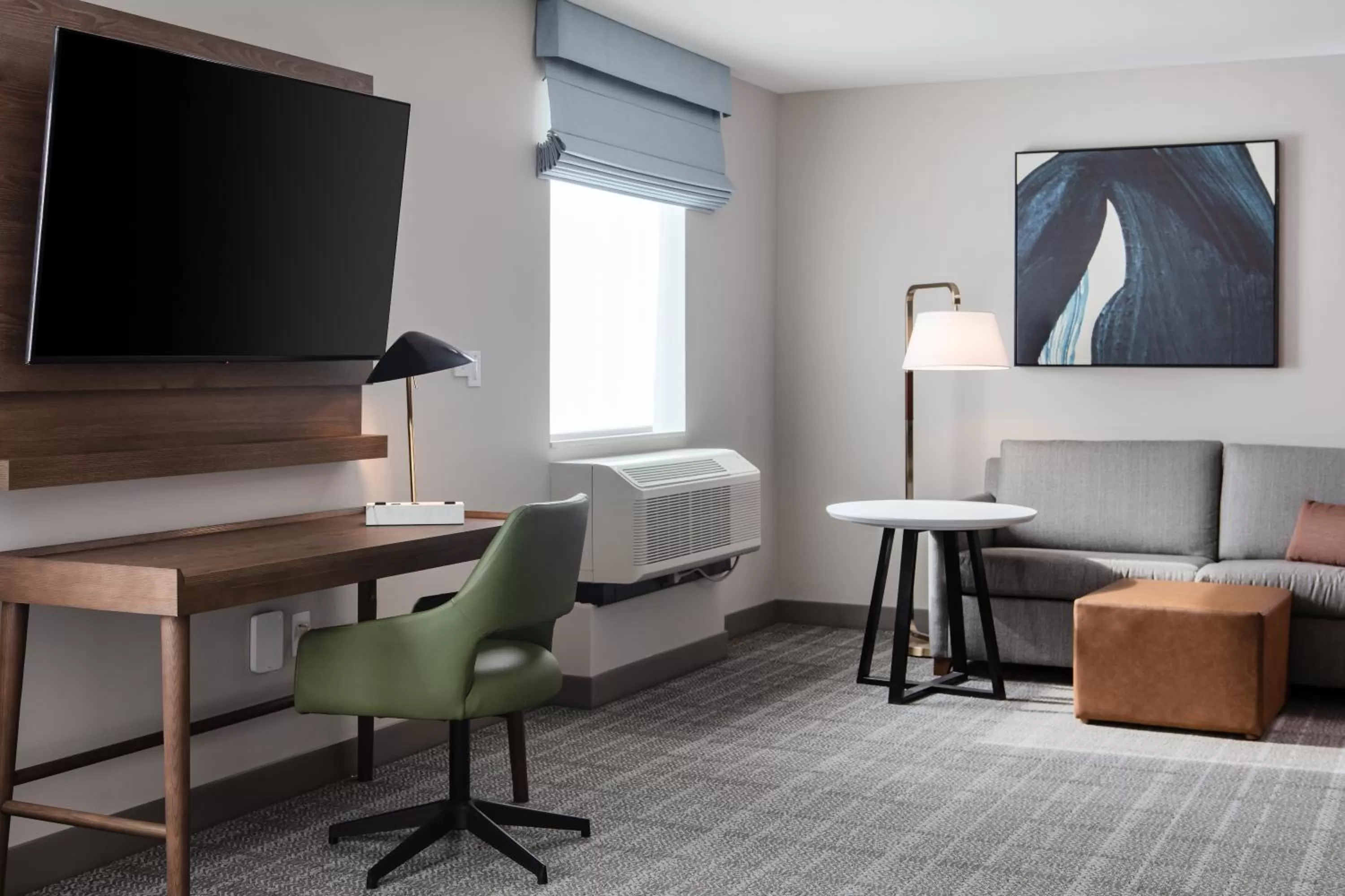 TV and multimedia, Bed in Staybridge Suites - Iowa City - Coralville by IHG