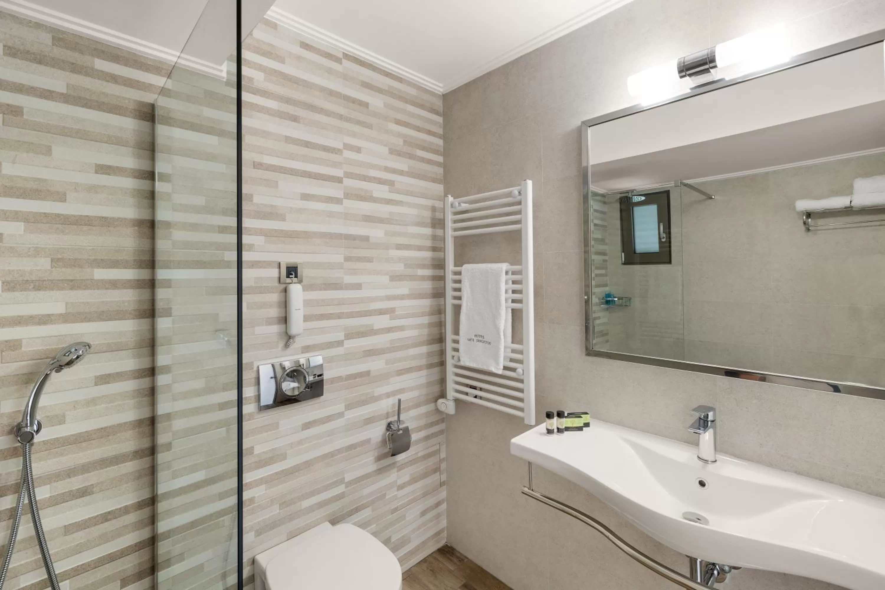 Bathroom in Akti Taygetos - Conference Resort