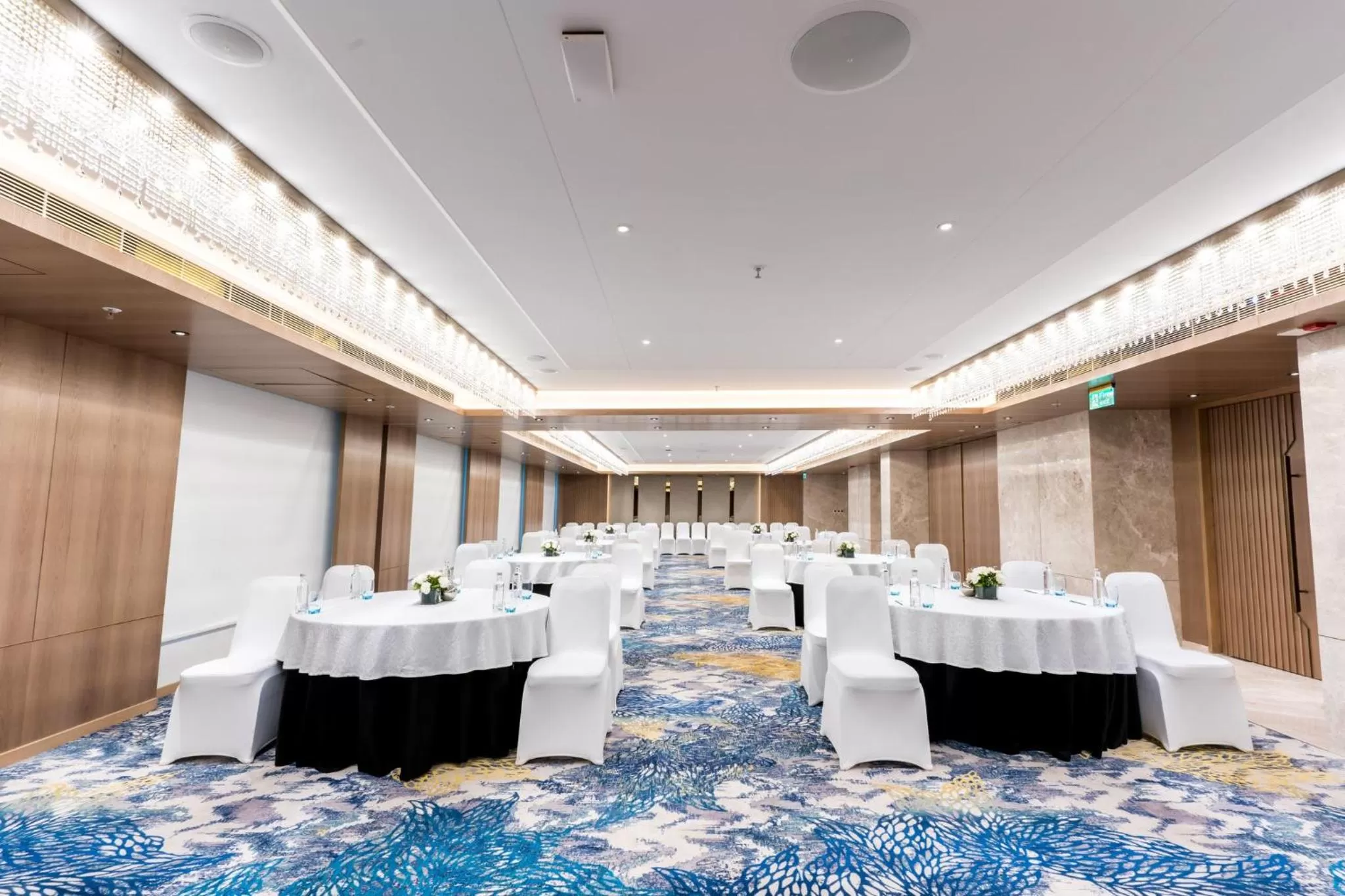 Meeting/conference room in Holiday Inn Lucknow Airport by IHG