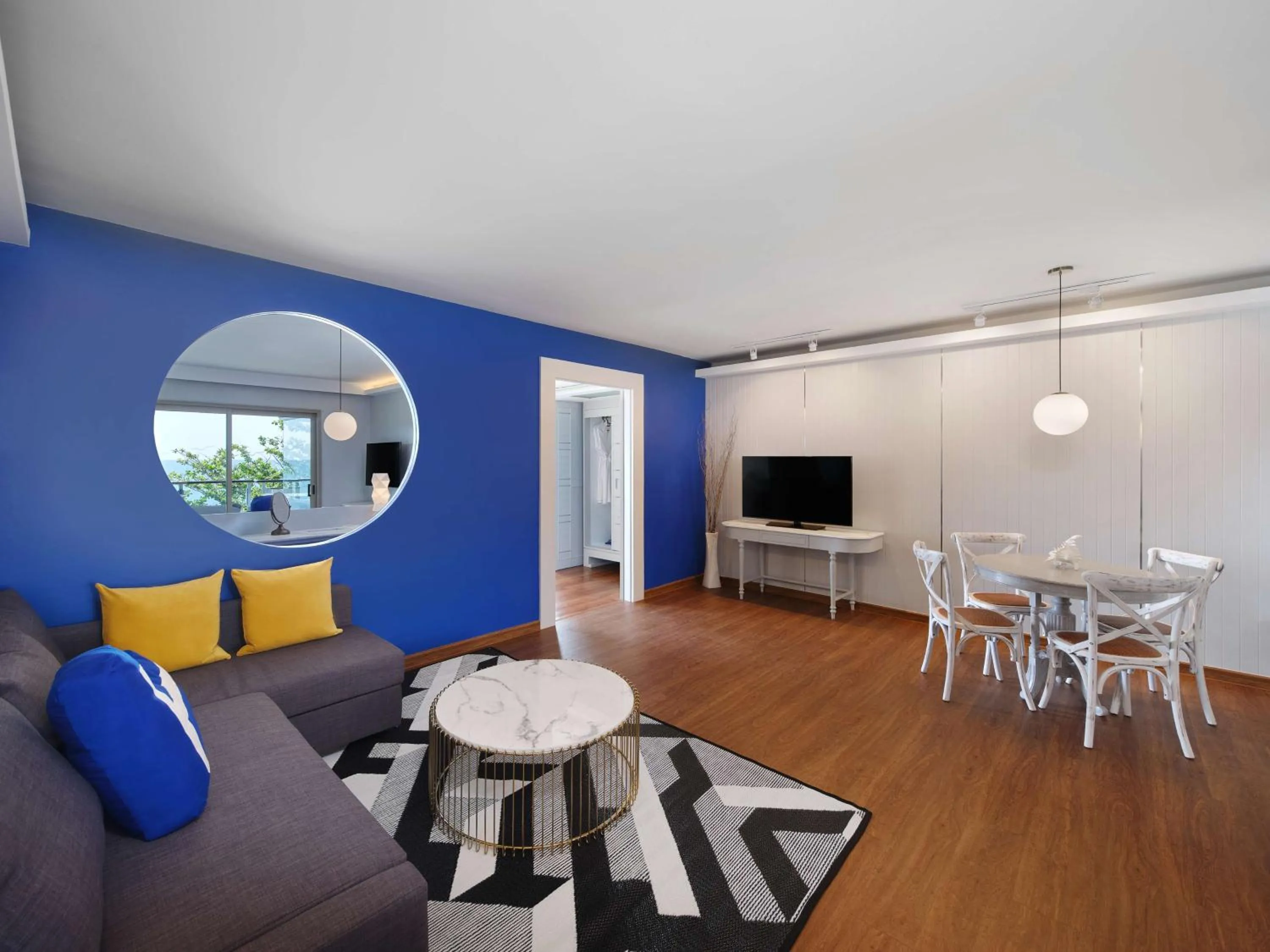 Photo of the whole room in Homm Bliss Southbeach Patong