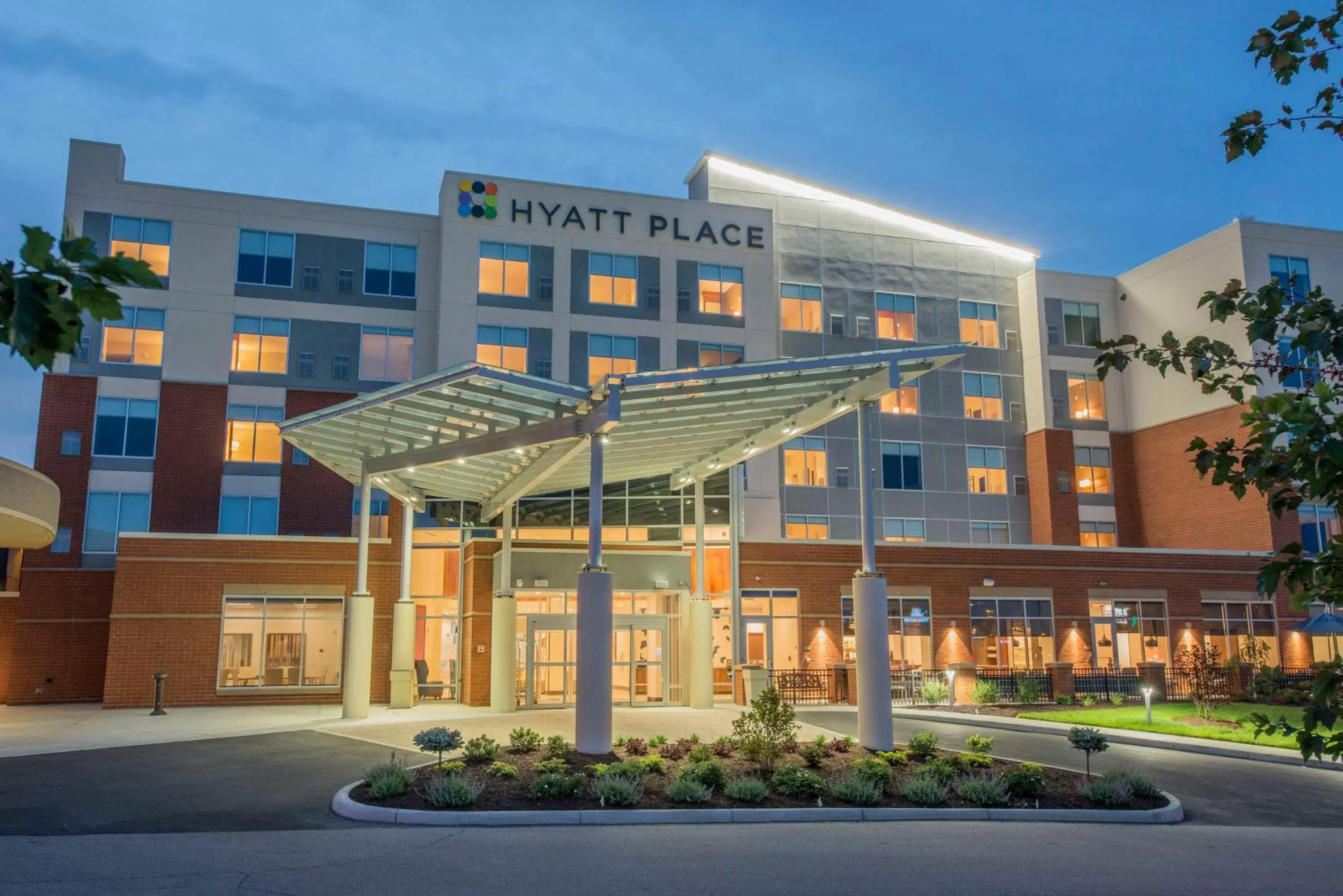 Property building in Hyatt Place Cincinnati/Sharonville Convention Center