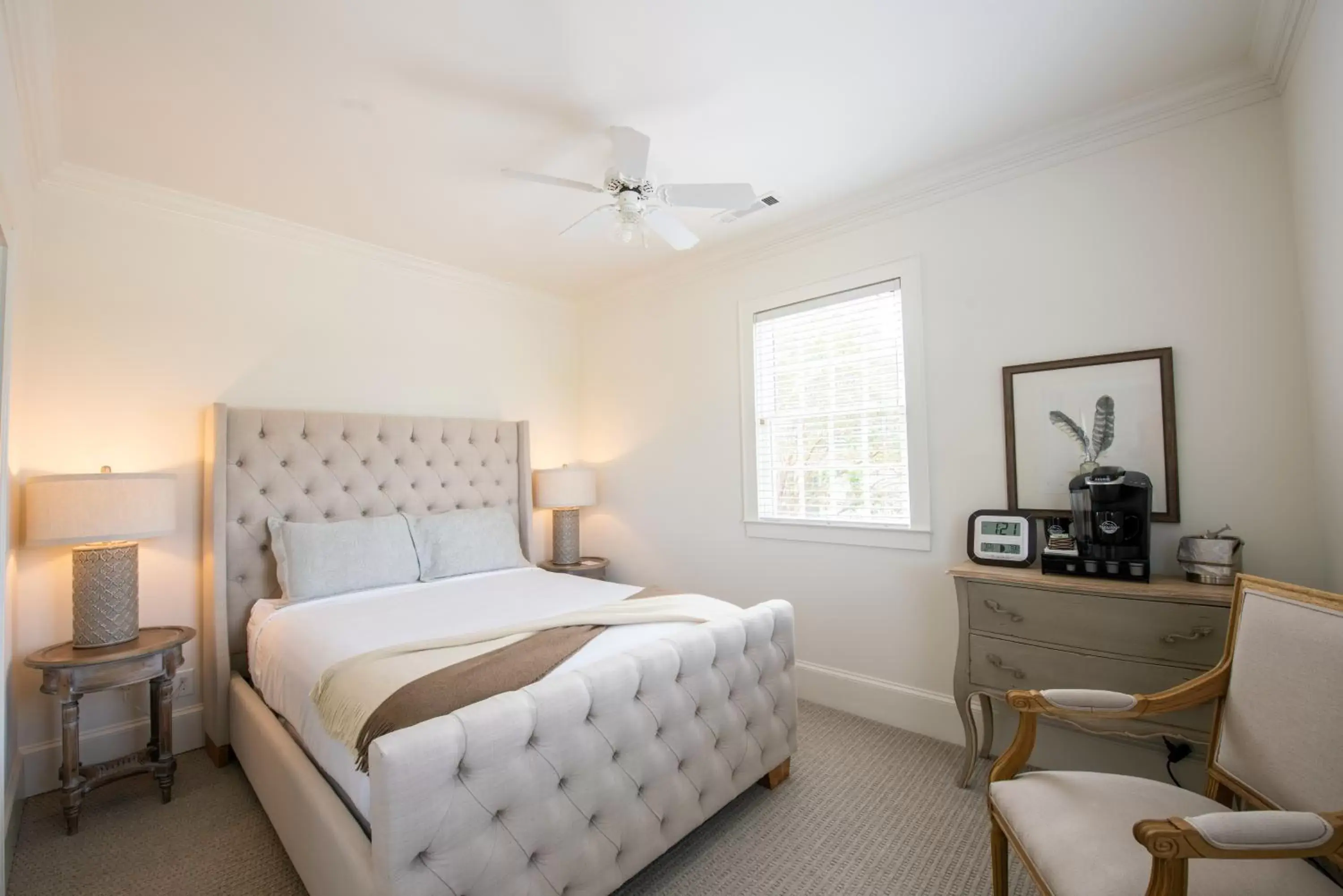 Deluxe Queen Room in Dahlonega Resort and Vineyard Deluxe Queen Room in Dahlonega Resort and Vineyard