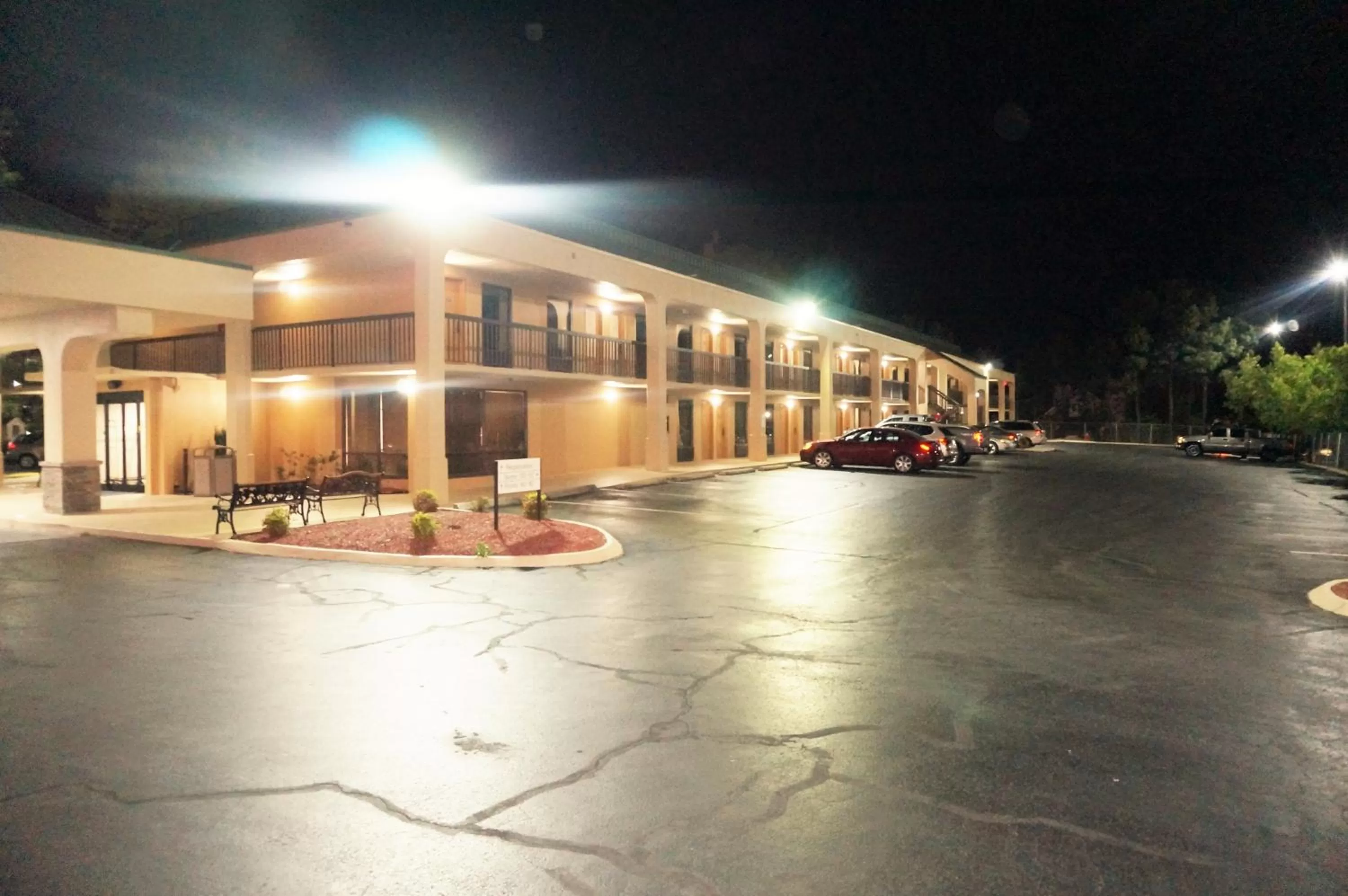 Property building in Howard Johnson by Wyndham Greensboro Near the Coliseum