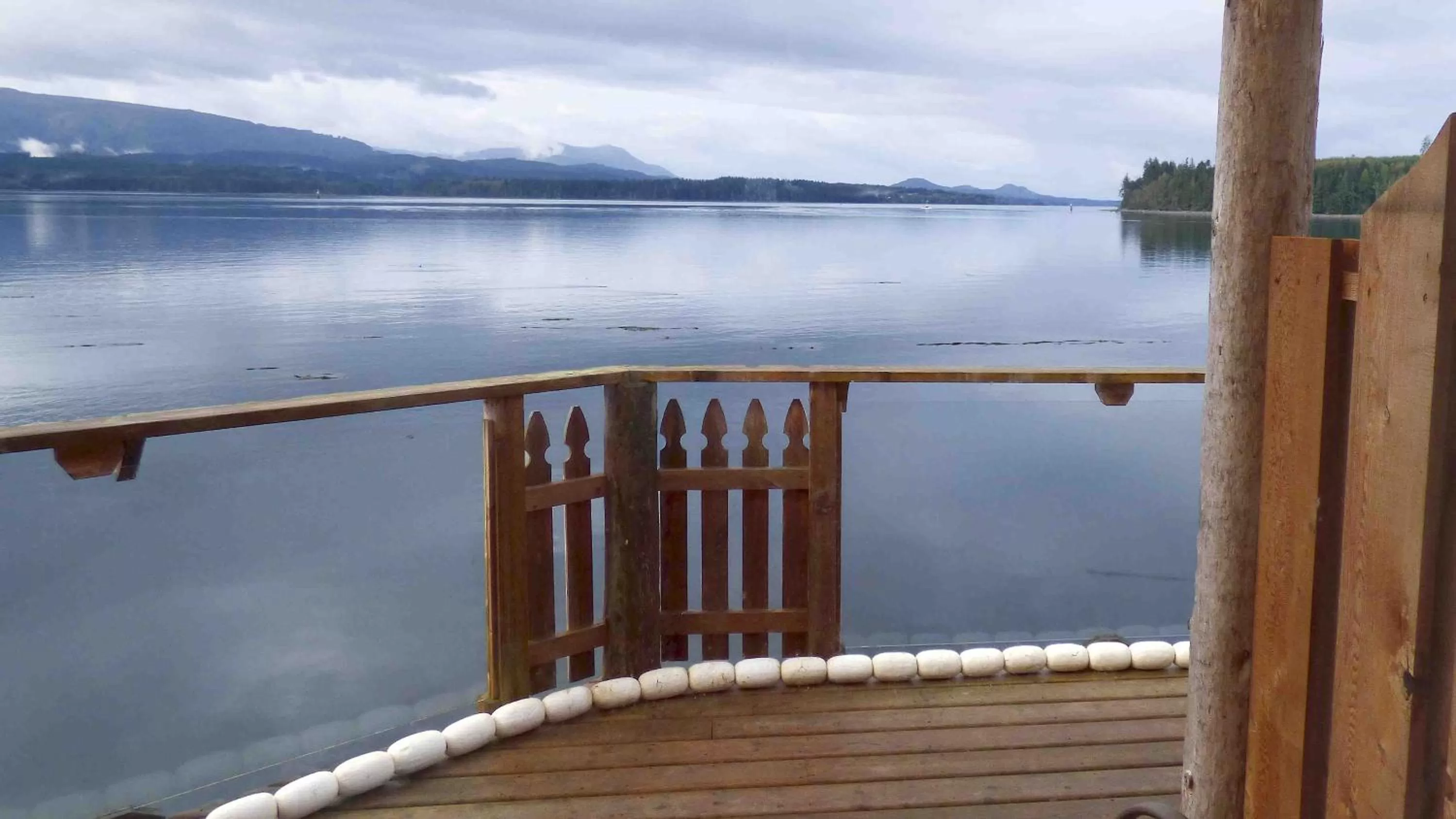 Balcony/Terrace in Seine Boat Inn