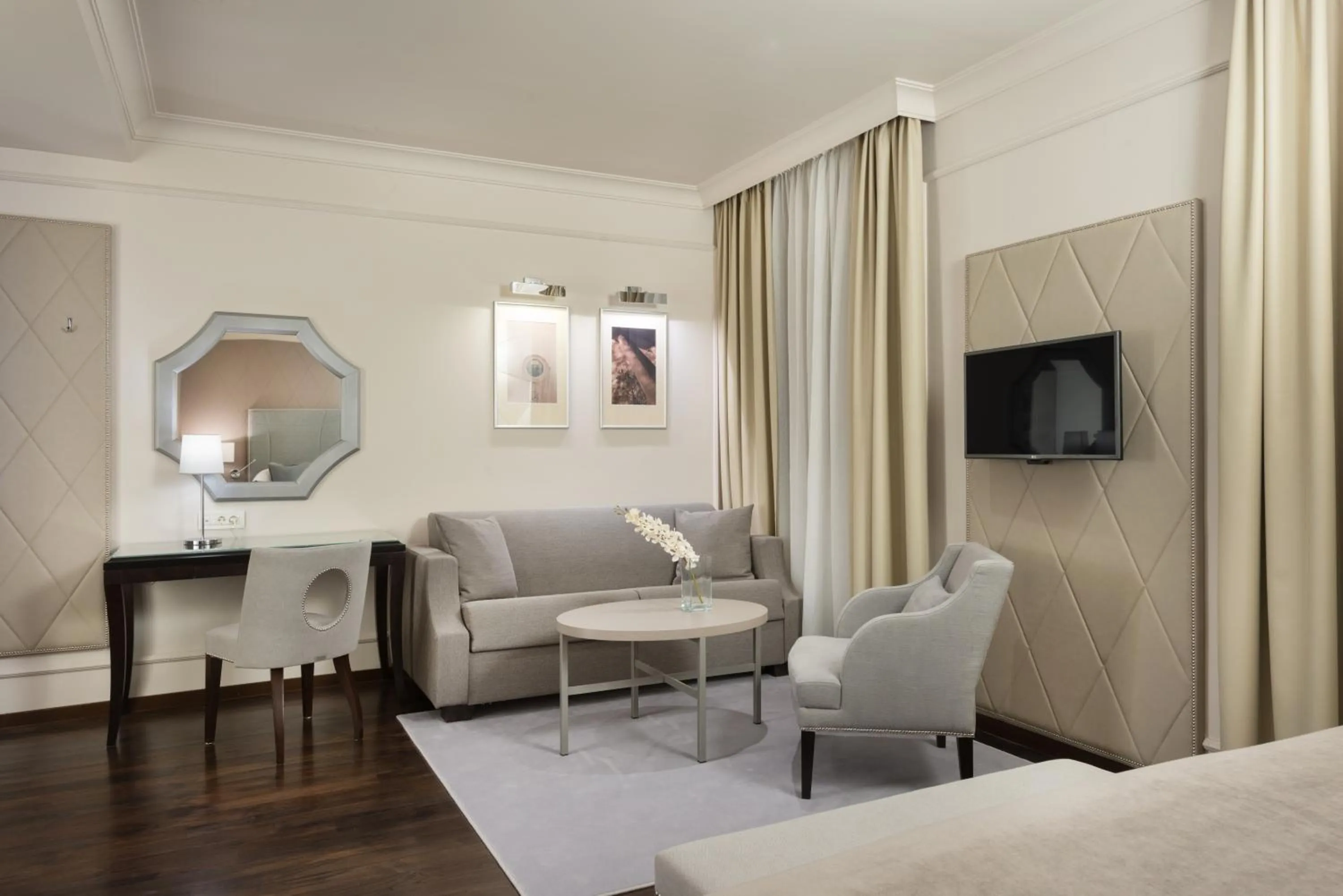 Living room in Bastion Heritage Hotel