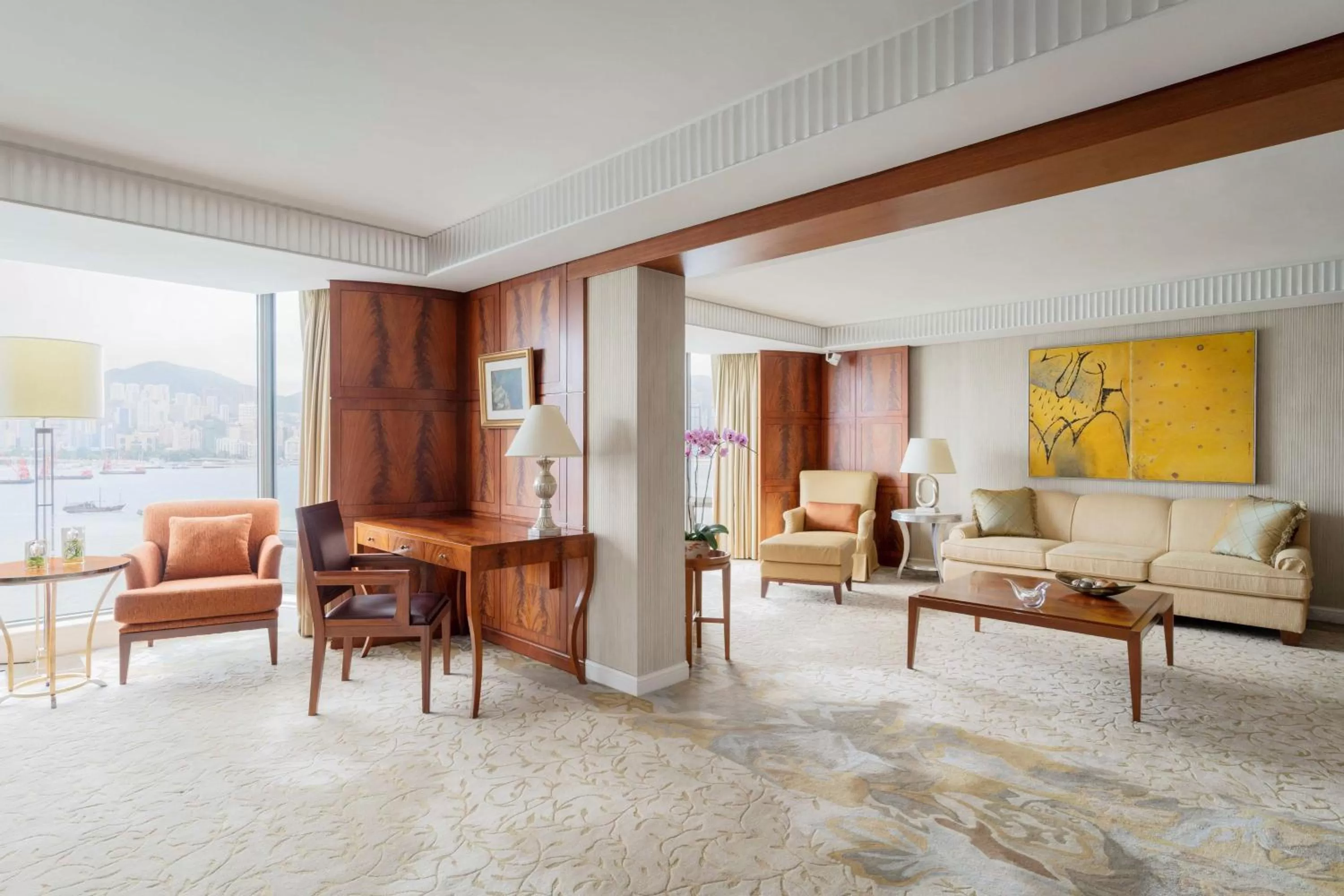 Photo of the whole room in Kowloon Shangri-La, Hong Kong