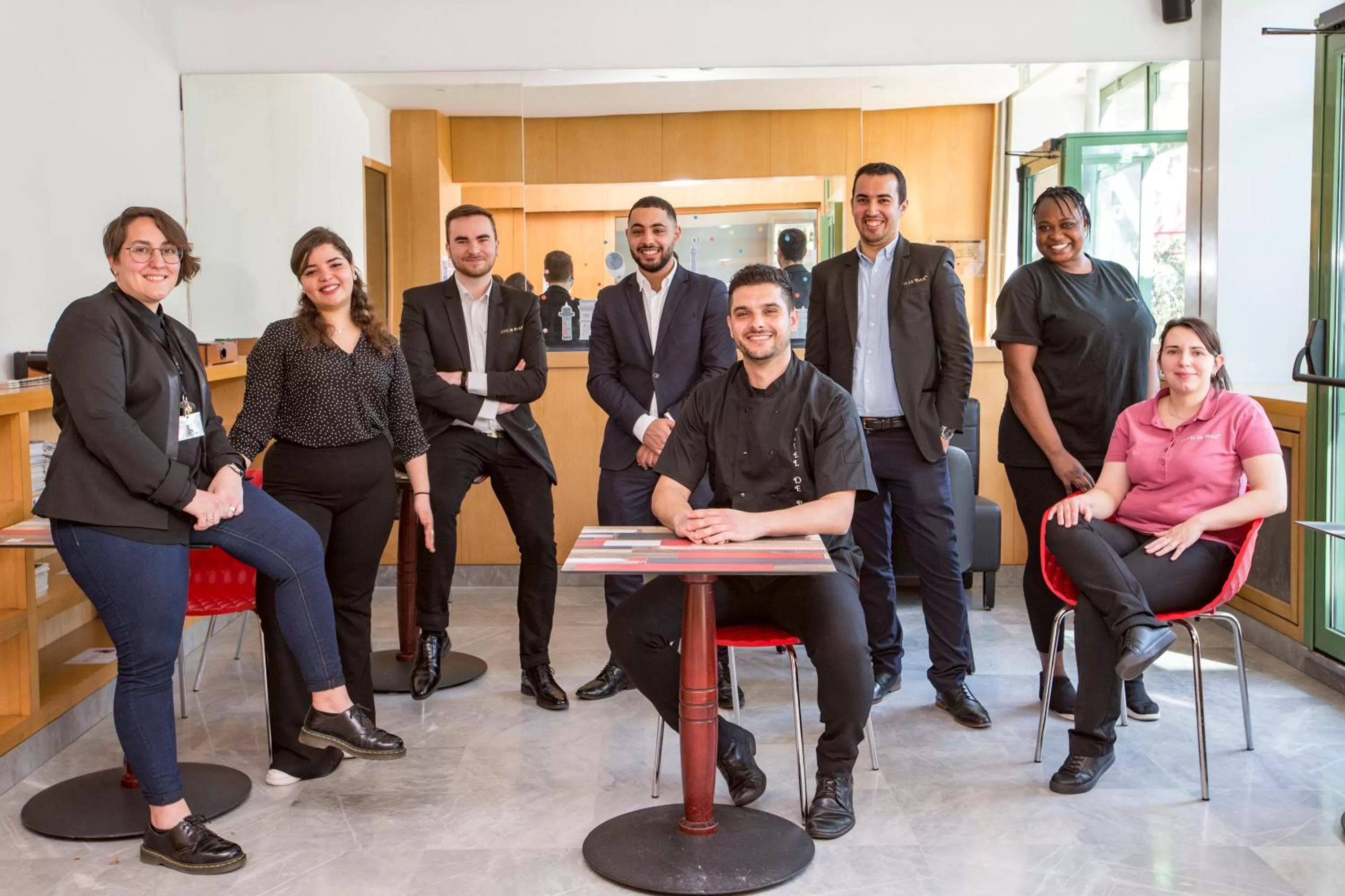 Staff in HOTEL DE PARIS MONTPARNASSE