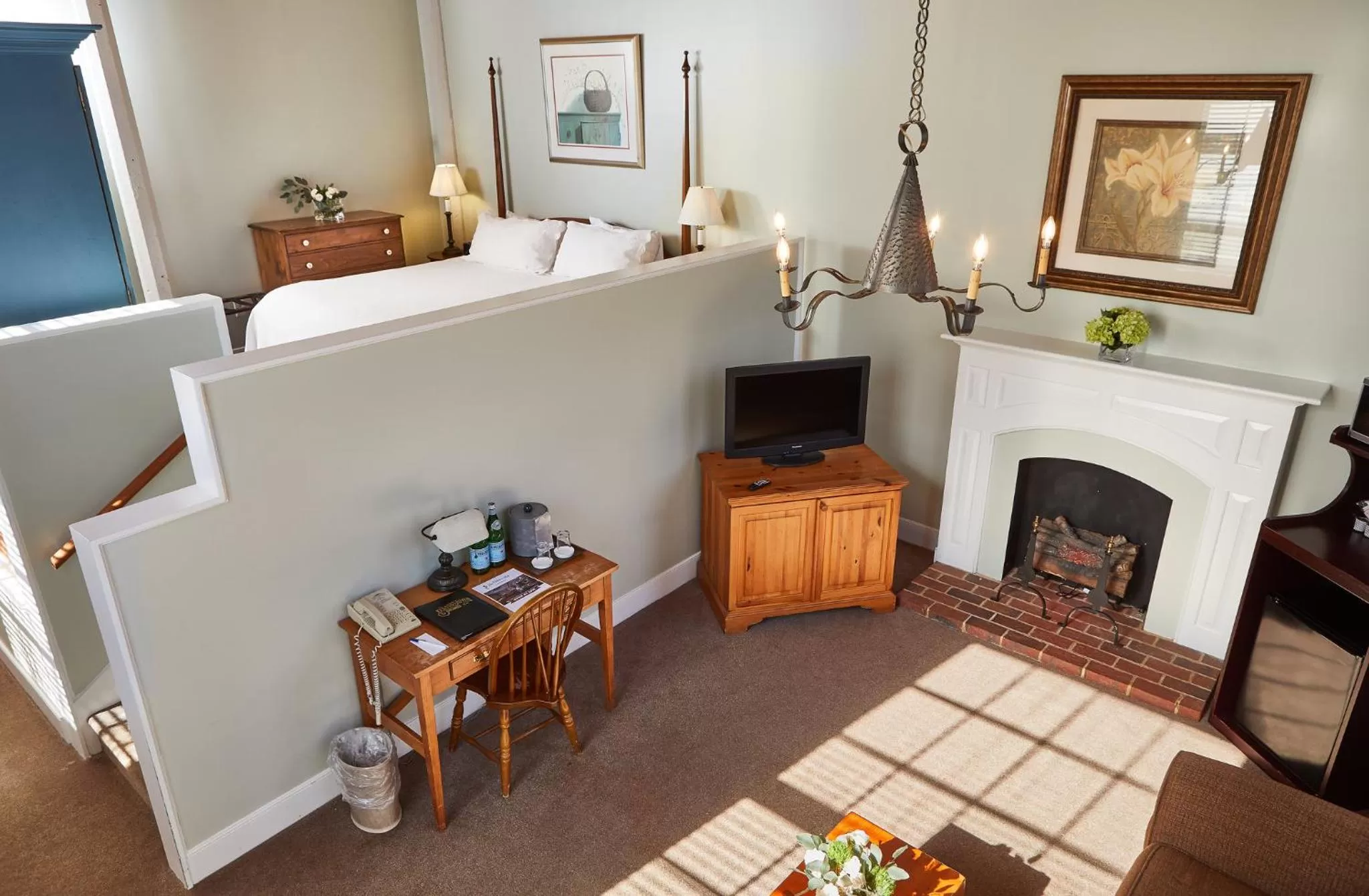 TV and multimedia in The Historic Brookstown Inn, Trademark Collection by Wyndham