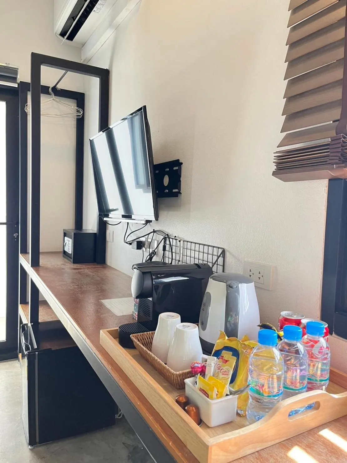 oven in Book a Bed Poshtel - SHA Plus