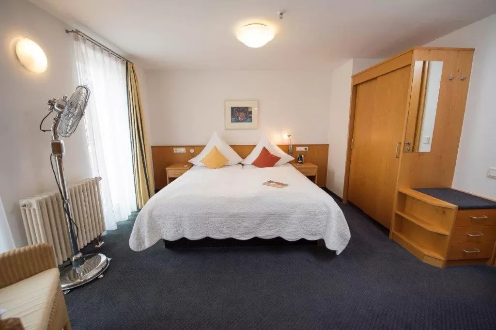 Photo of the whole room, Bed in Hotel-Restaurant Anne-Sophie