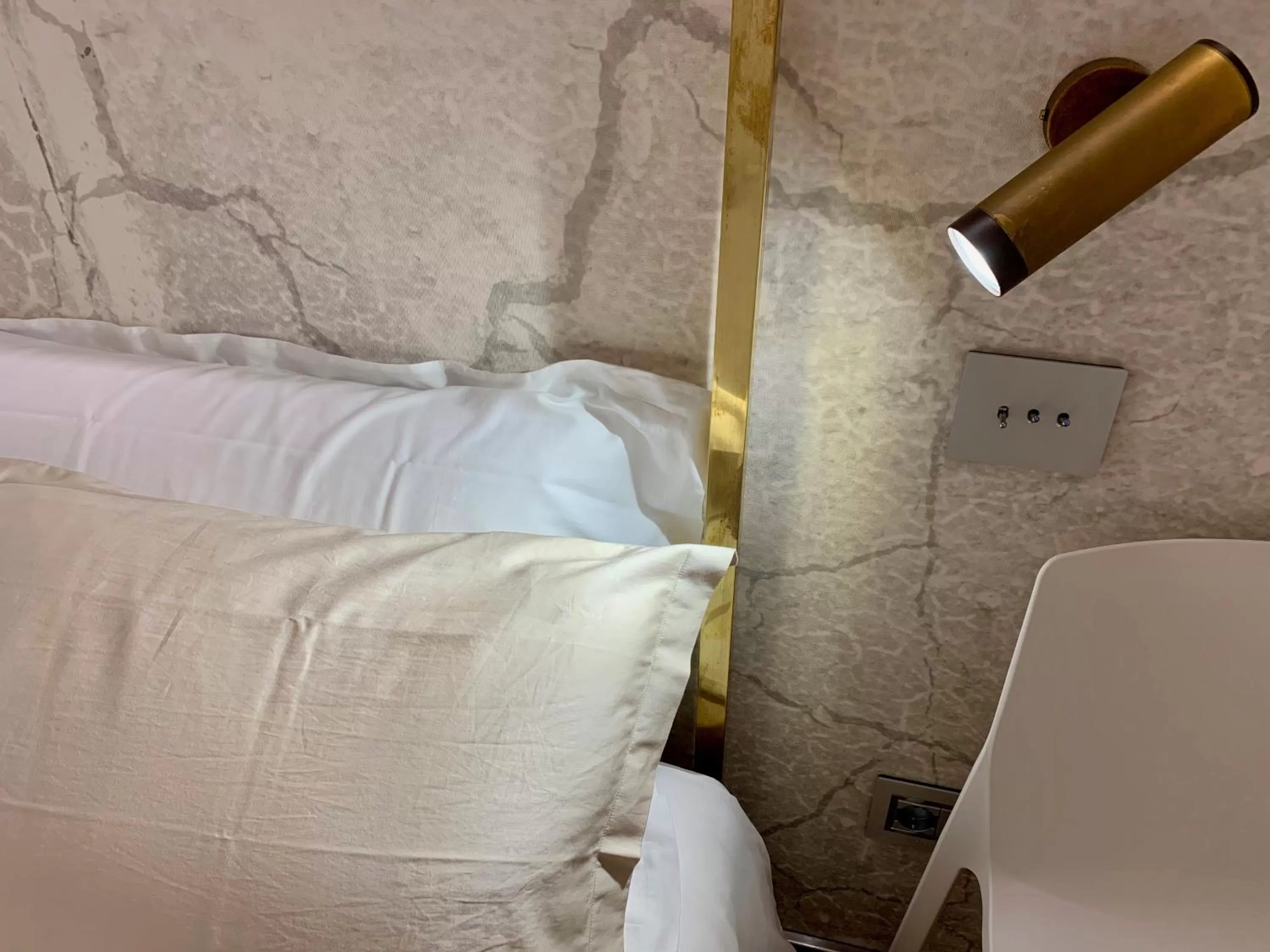 Decorative detail, Bed in La Forestale Luxury Ecolodge B&B Primo Piano