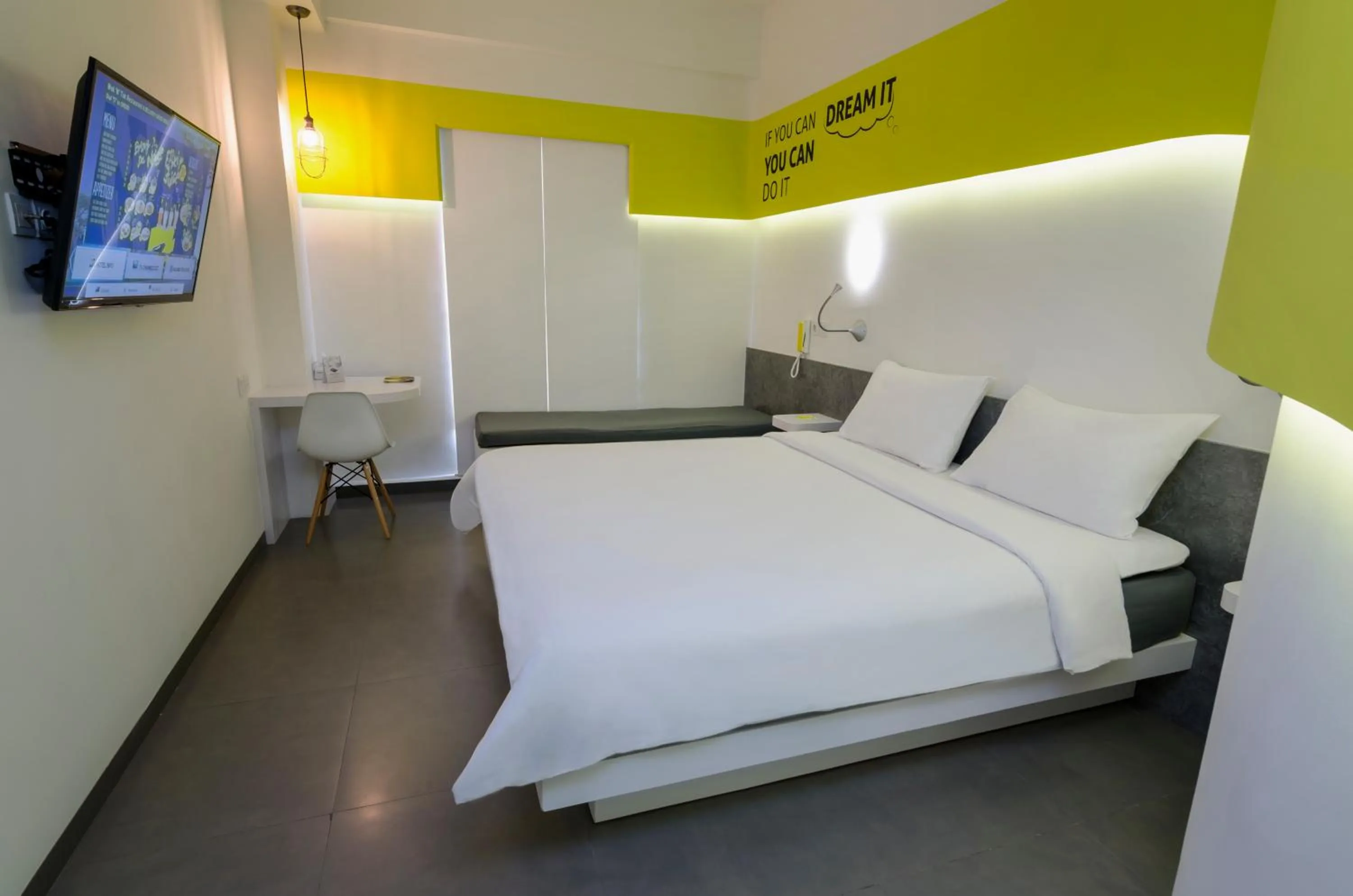 Bed in Yello Hotel Jemursari