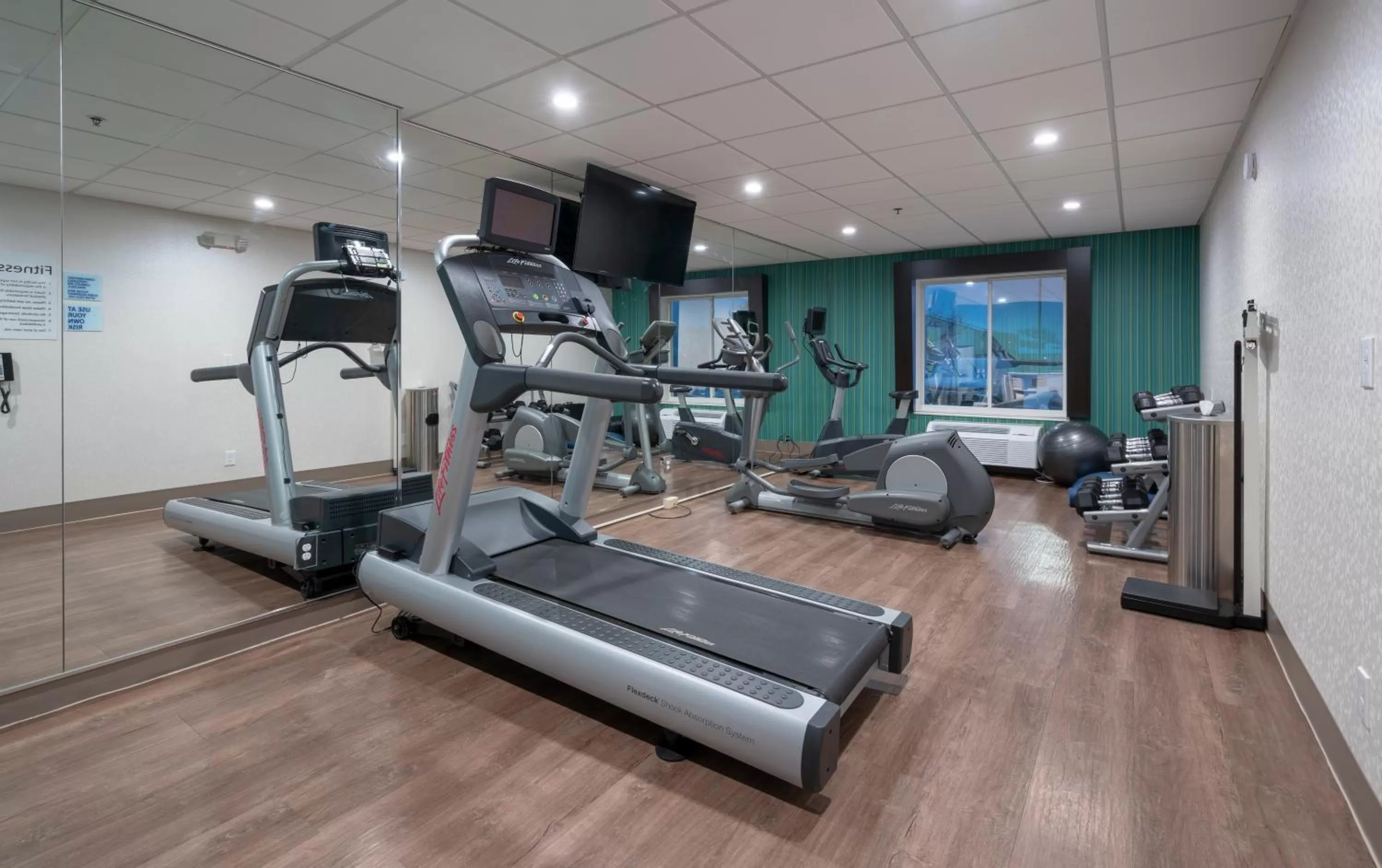 Fitness centre/facilities in Holiday Inn Express Hotel & Suites Coon Rapids - Blaine Area by IHG