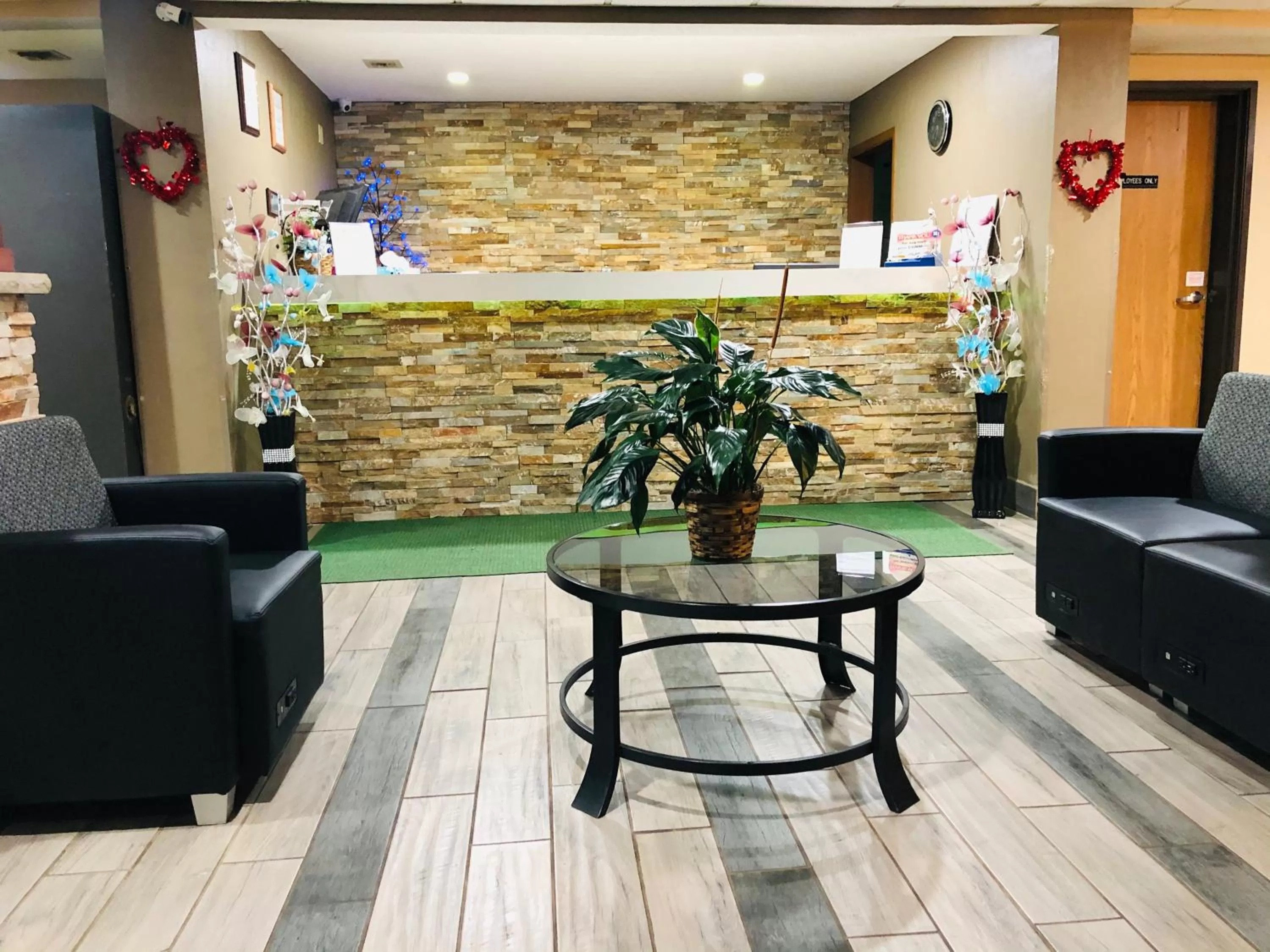 Lobby or reception, Lobby/Reception in Boarders Inn & Suites by Cobblestone Hotels Columbus