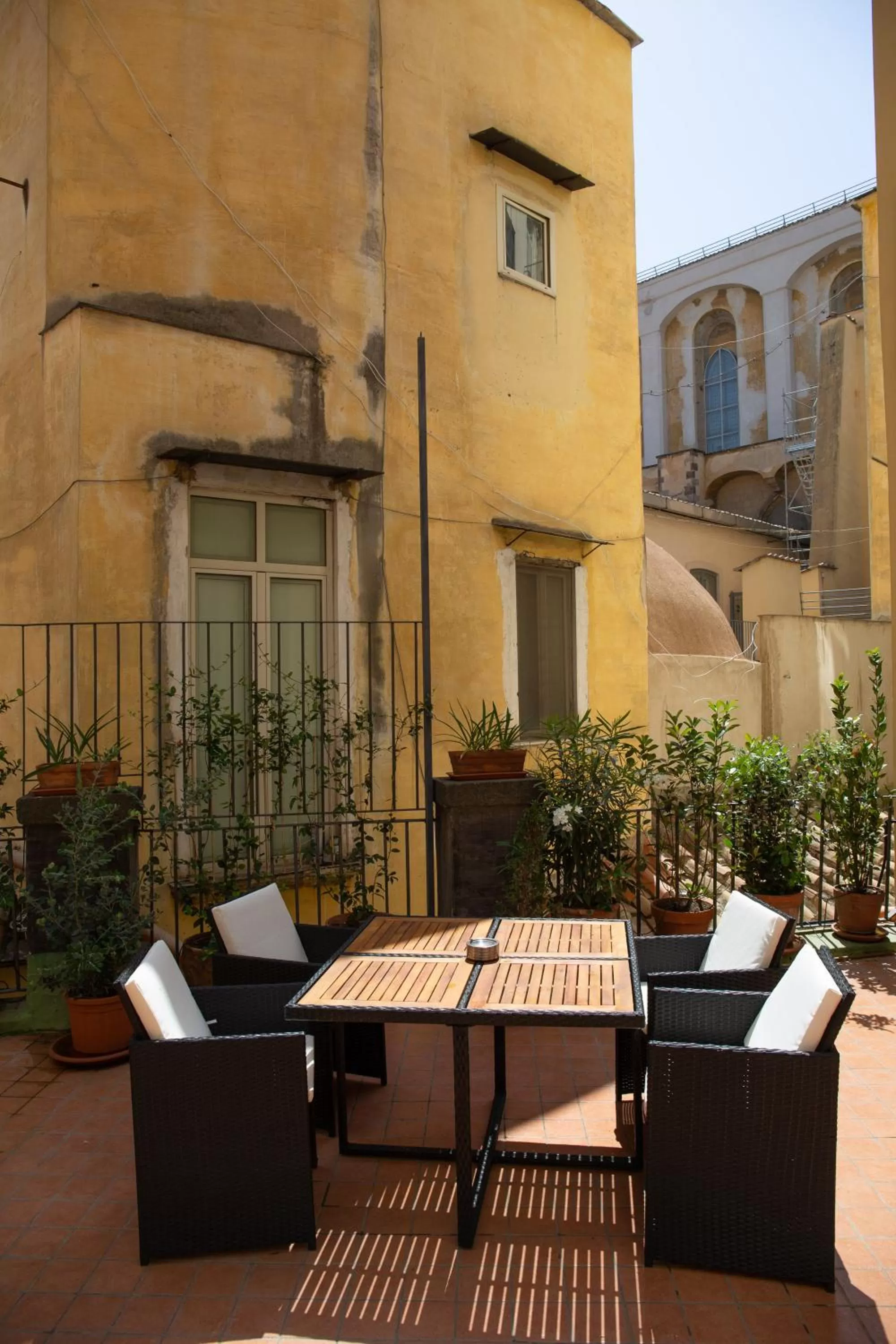 Patio in The Duomo House by House In Naples
