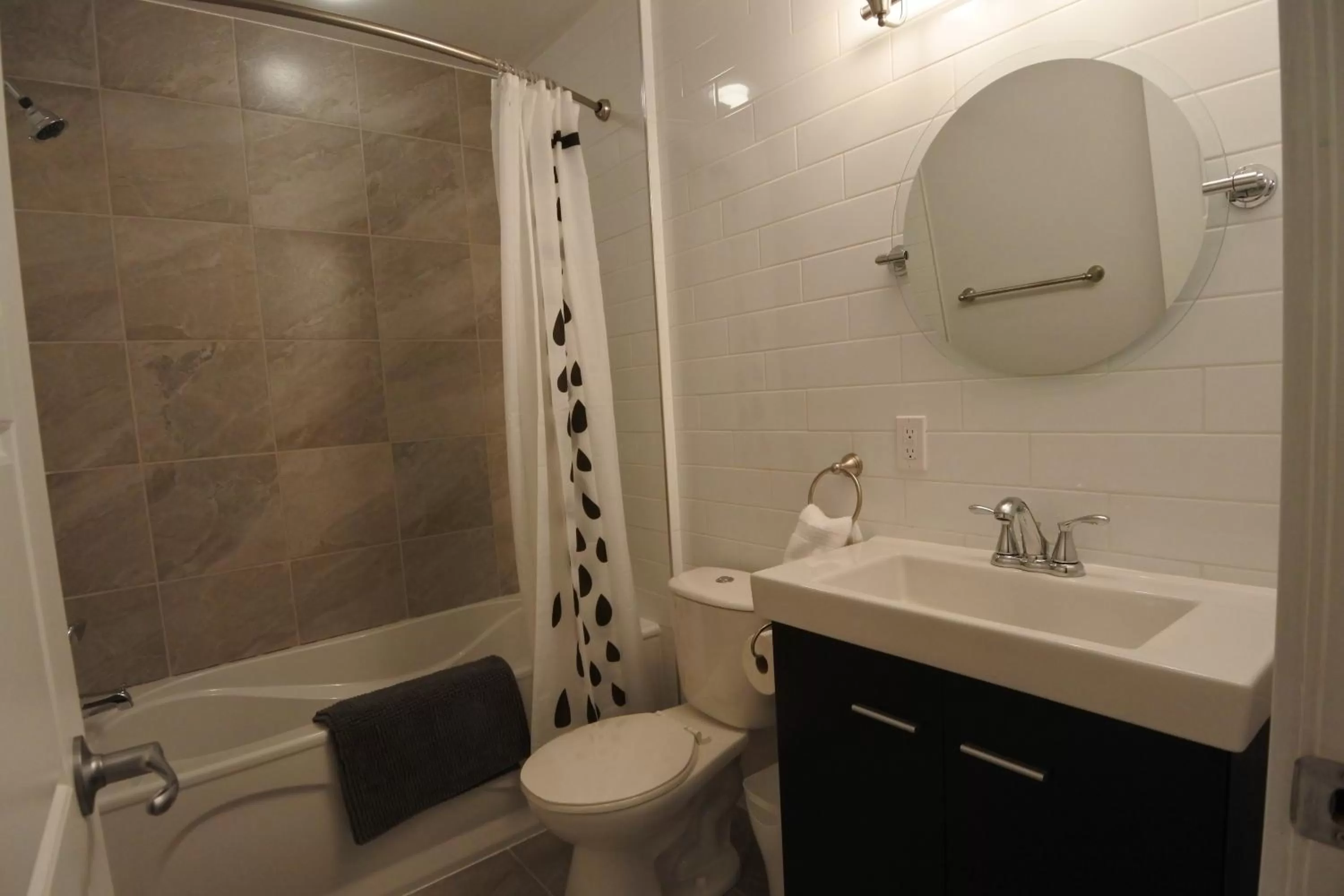 Bathroom in Black Rooster Guesthouse