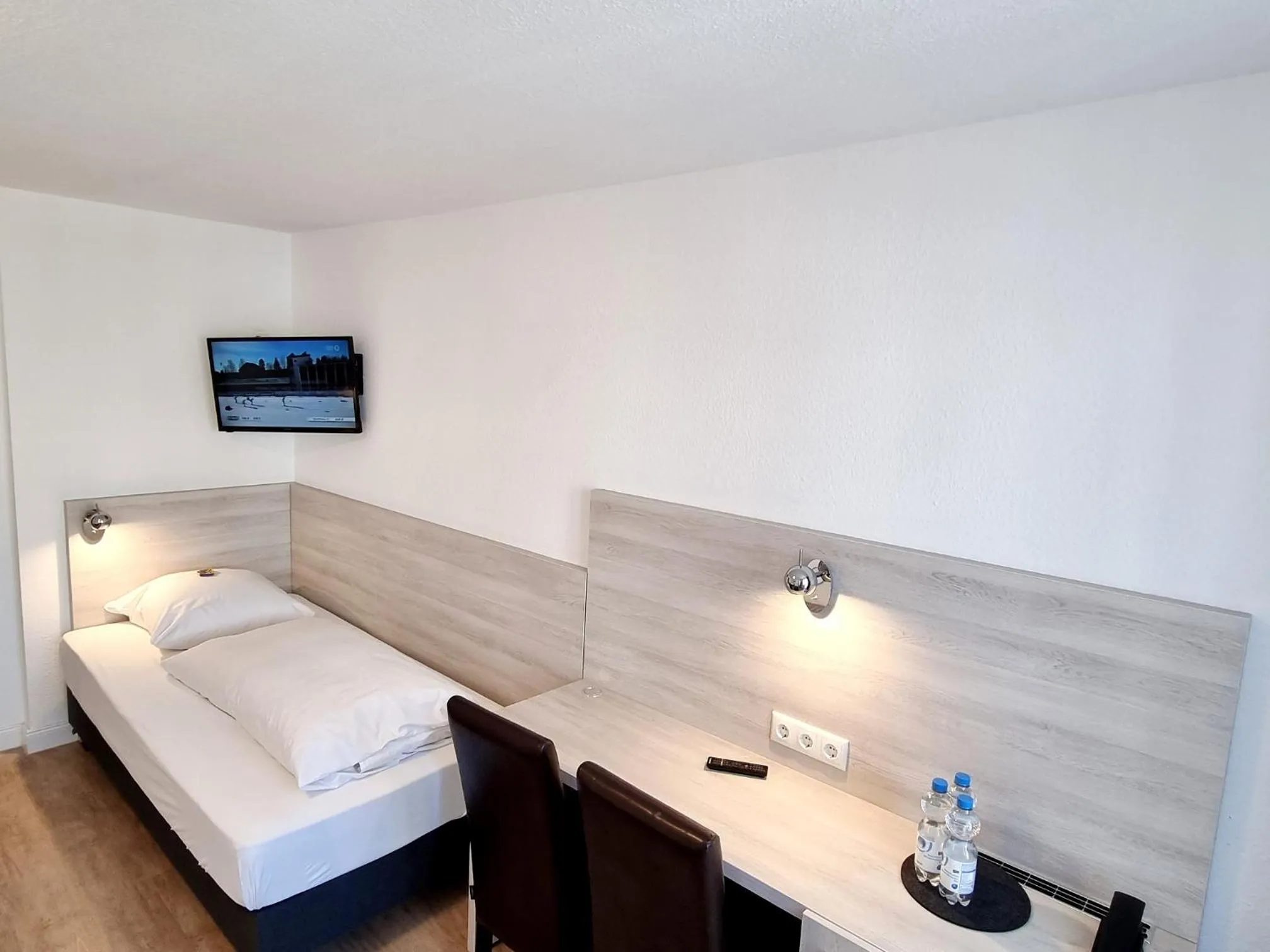 Bedroom, Bed in Adler Hotel Frankfurt