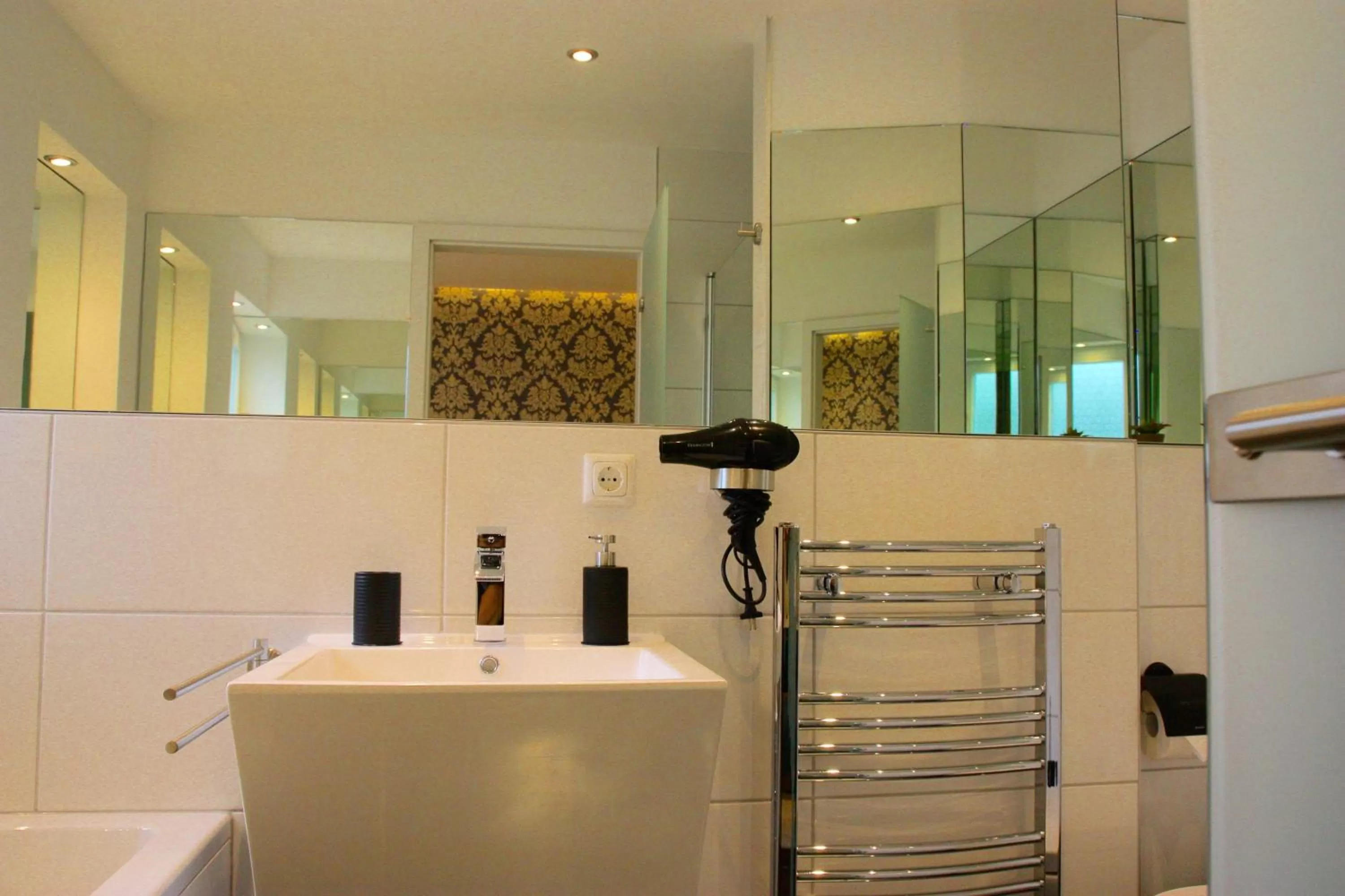 Bathroom in Hotel am Schloss