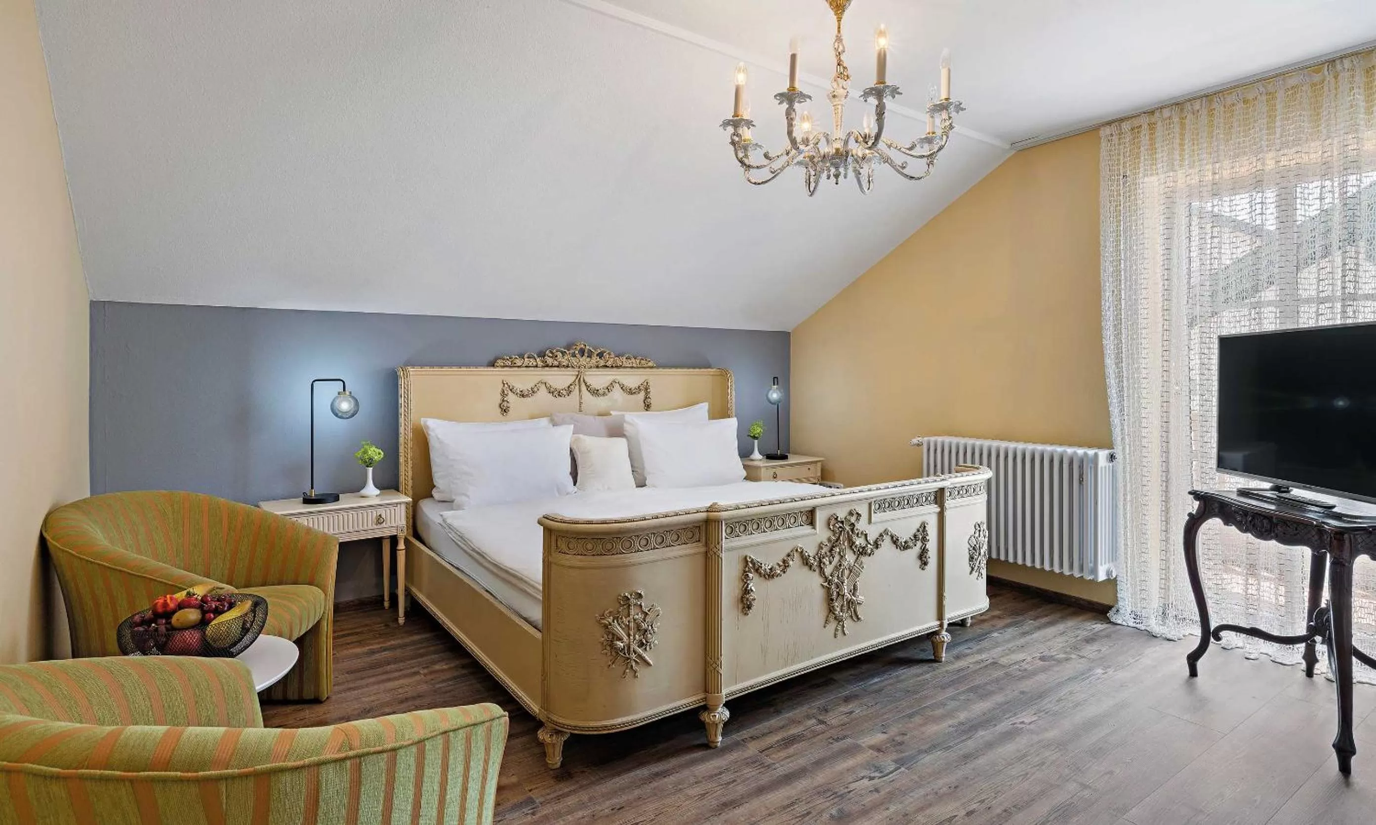 Bed in Hotel St Leonhard