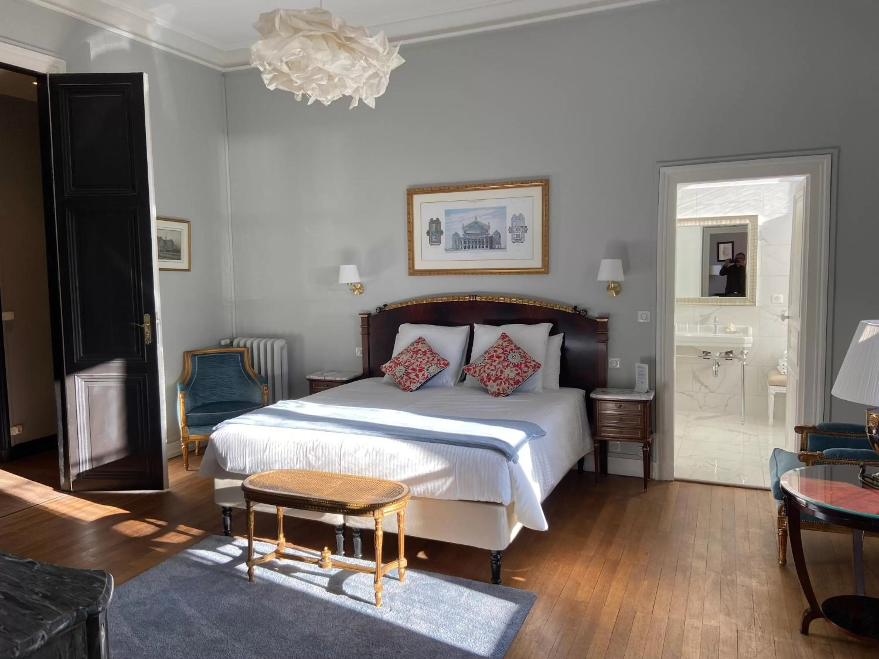 Bedroom, Bed in La Grande Carrée