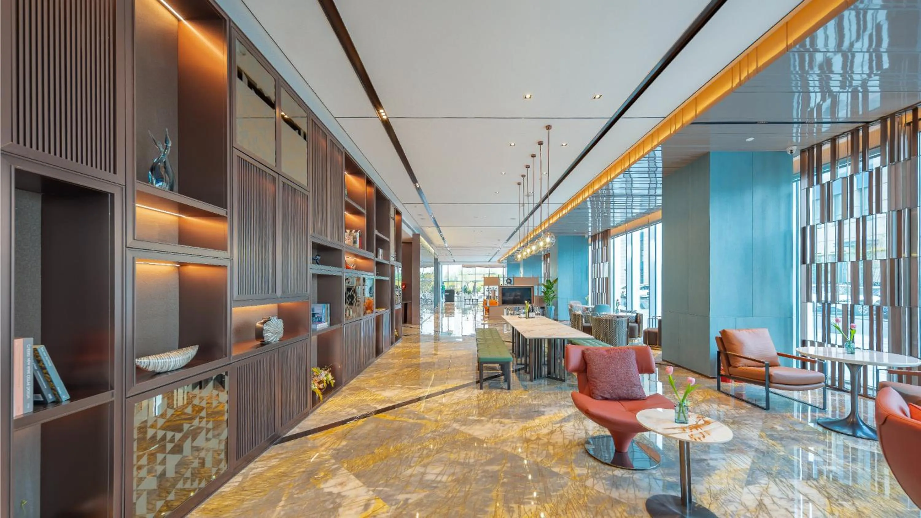 Lounge or bar in Holiday Inn Changchun Oriental Plaza by IHG