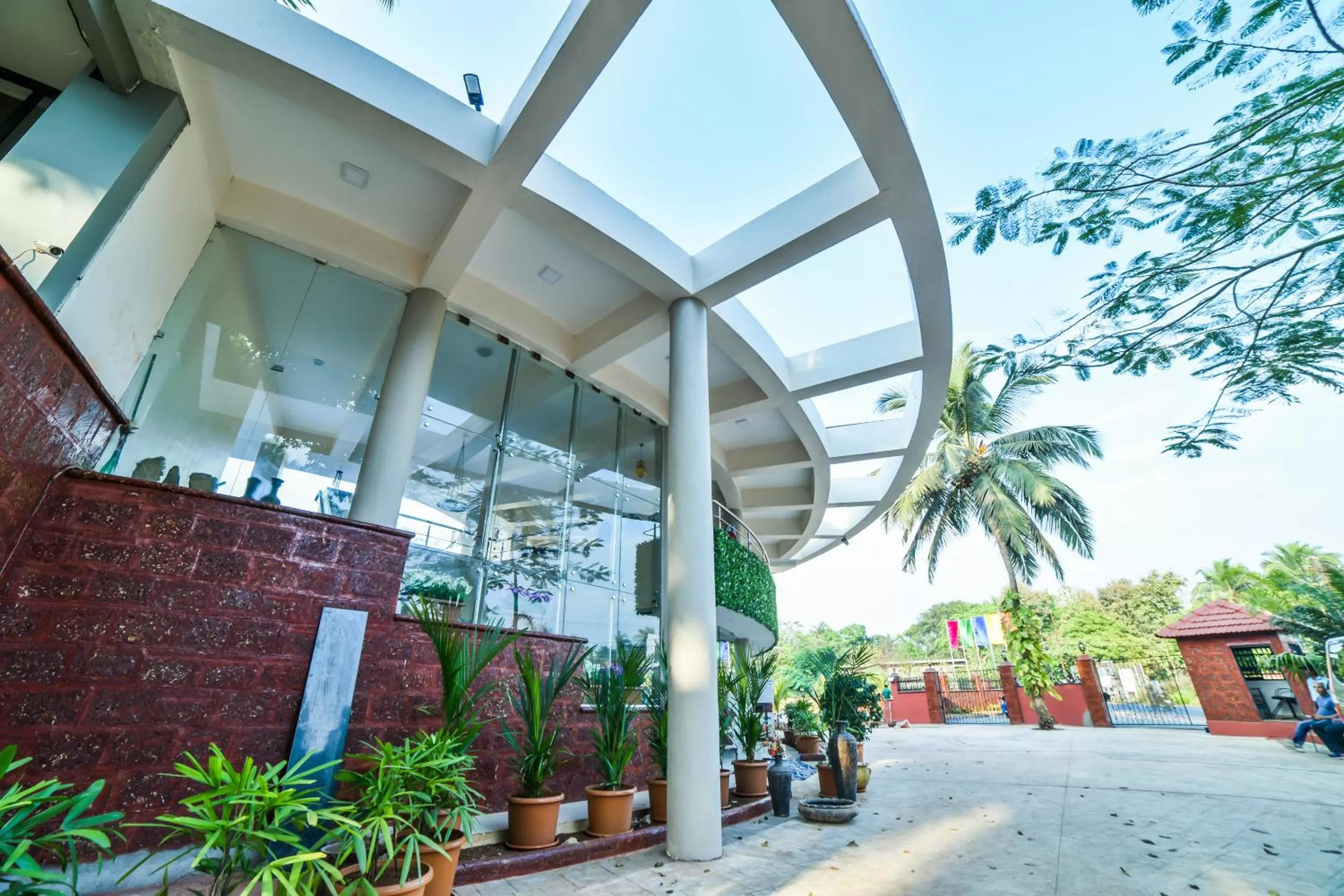 Facade/entrance in The Center Court Resort & Spa