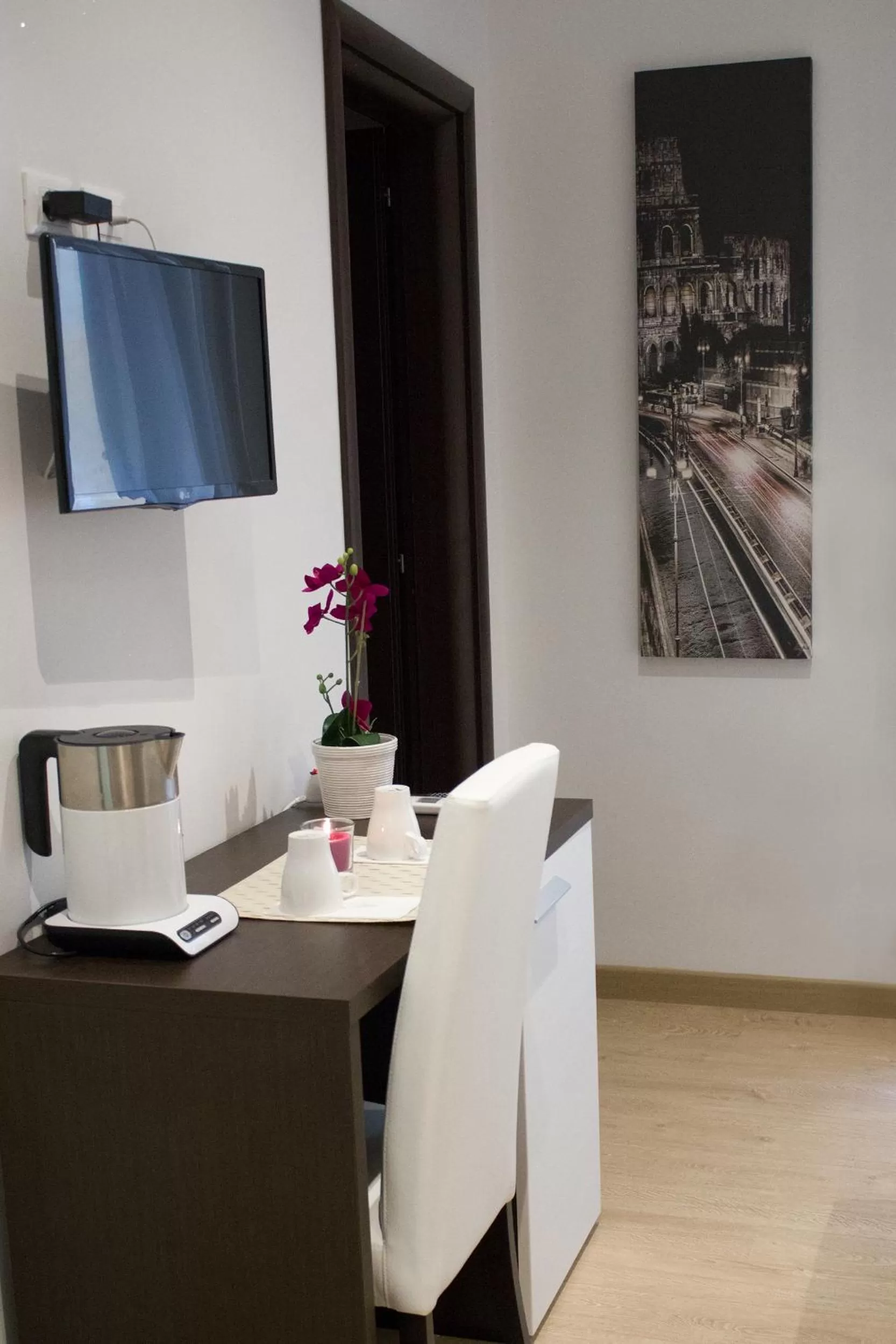 Bedroom, Dining Area in Stardust Rome