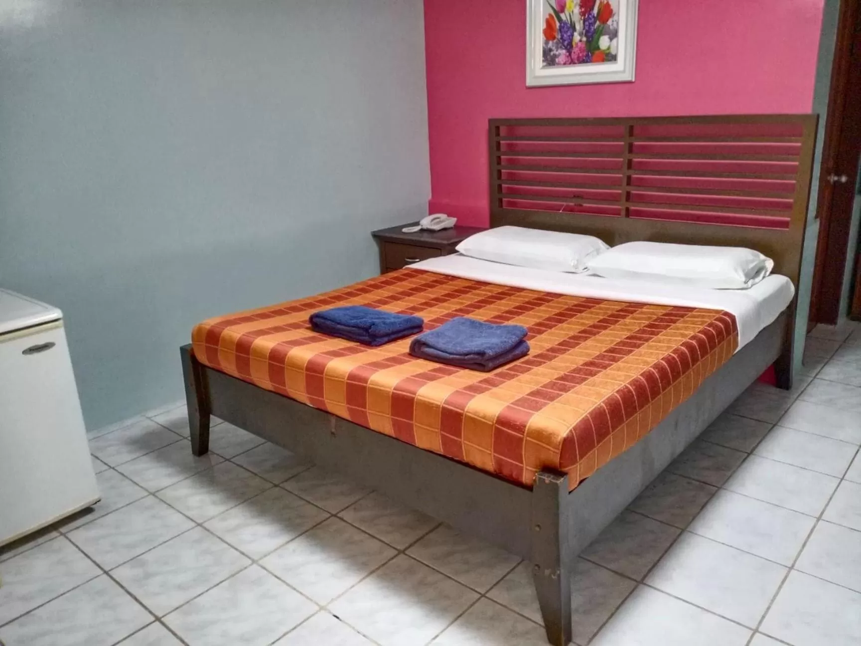 Photo of the whole room in Lost Horizon Beach Dive Resort