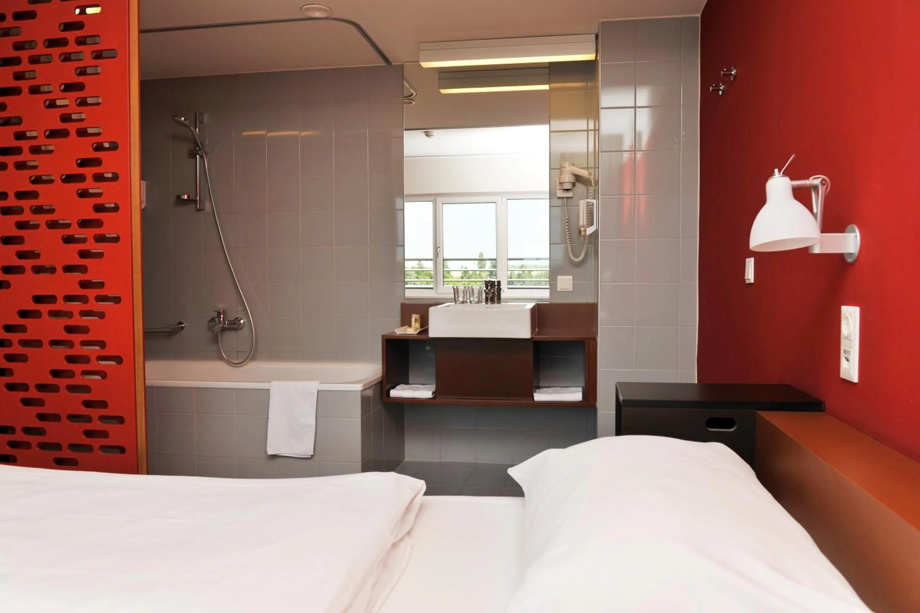 Bed in Kyriad Vienna Altmannsdorf