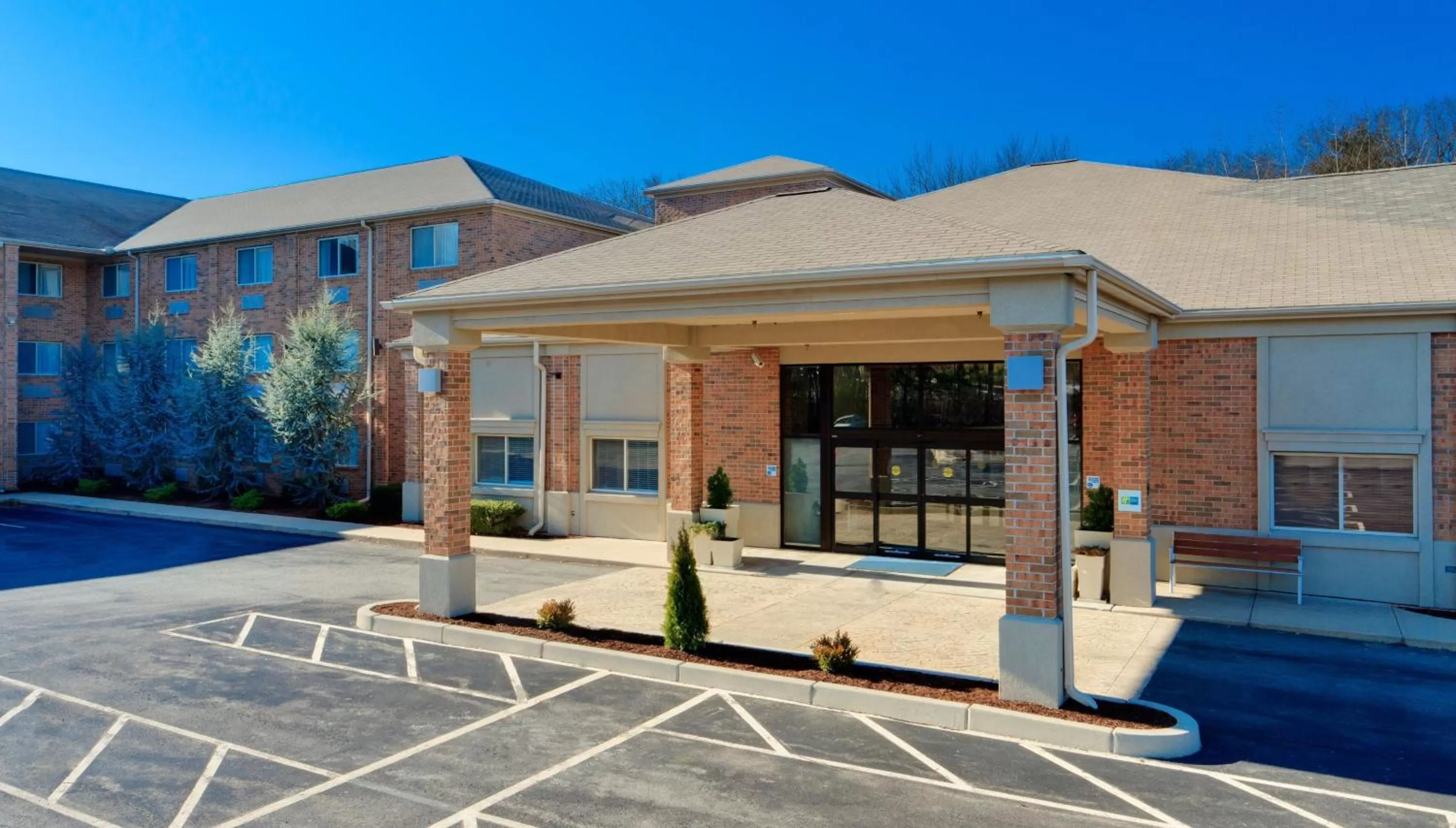 Property building in Holiday Inn Express & Suites Smithfield - Providence by IHG
