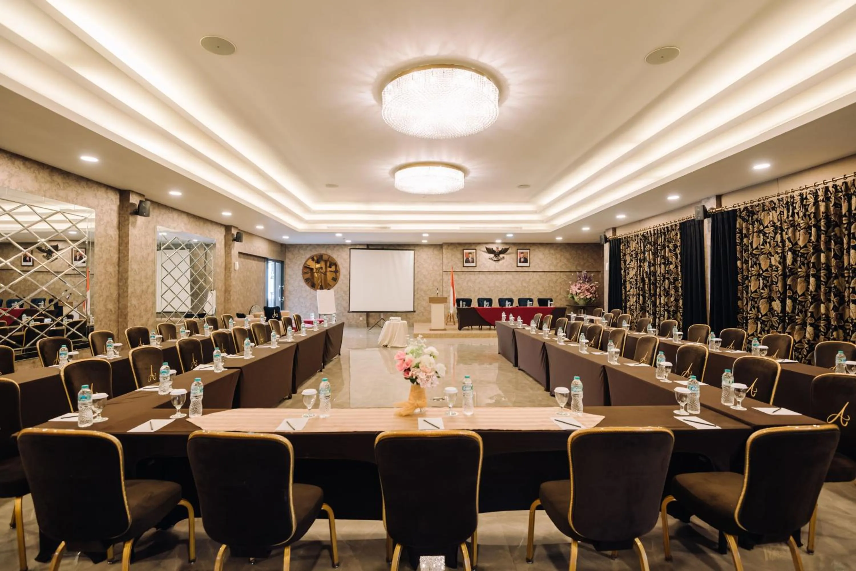 Banquet/Function facilities in Amaroossa Grande