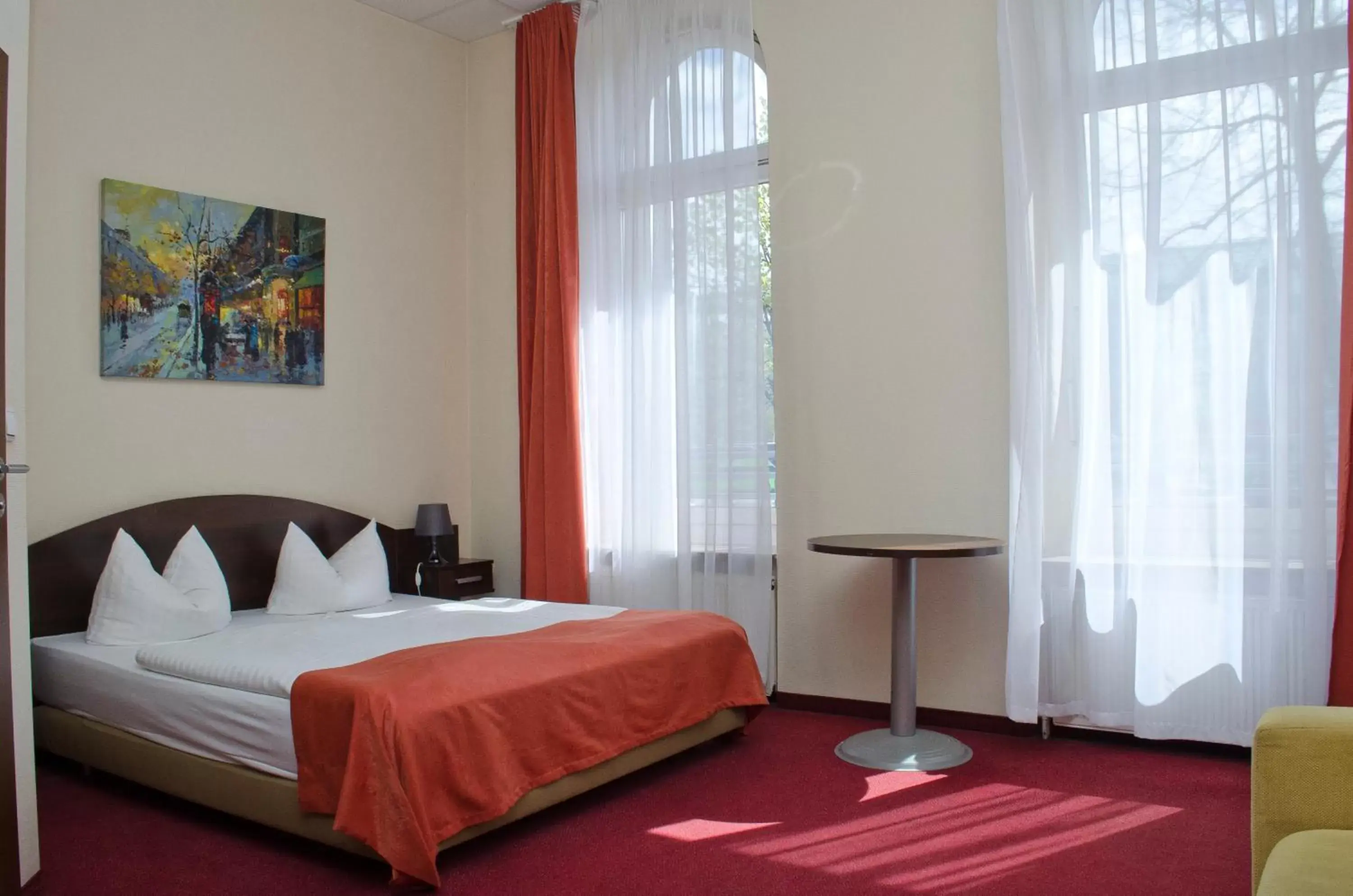 Double Room with Sofa Bed (3 People) in Hotel Polo am ZOB Double Room with Sofa Bed (3 People) in Hotel Polo am ZOB