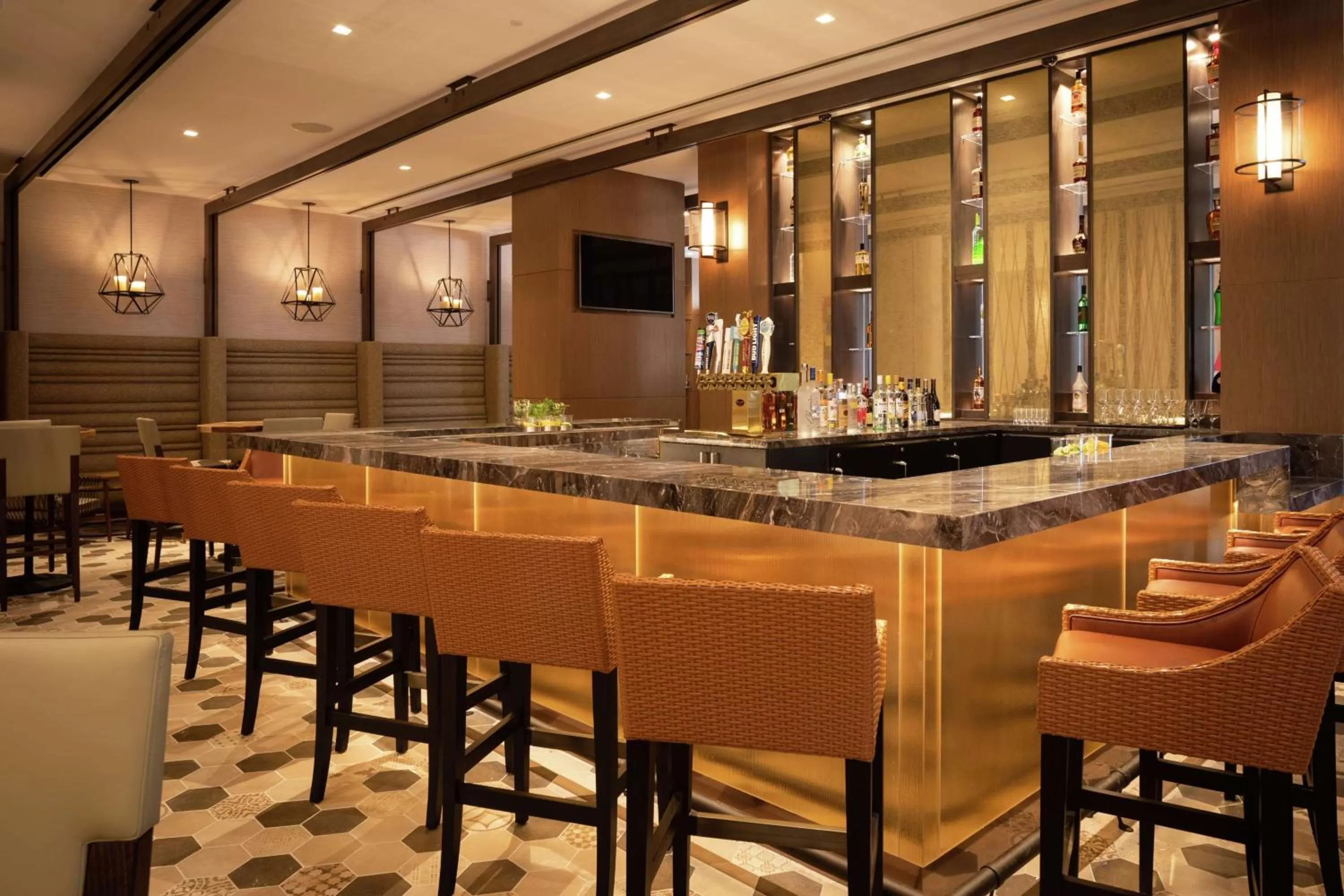 Lounge or bar in Hilton Miami Dadeland