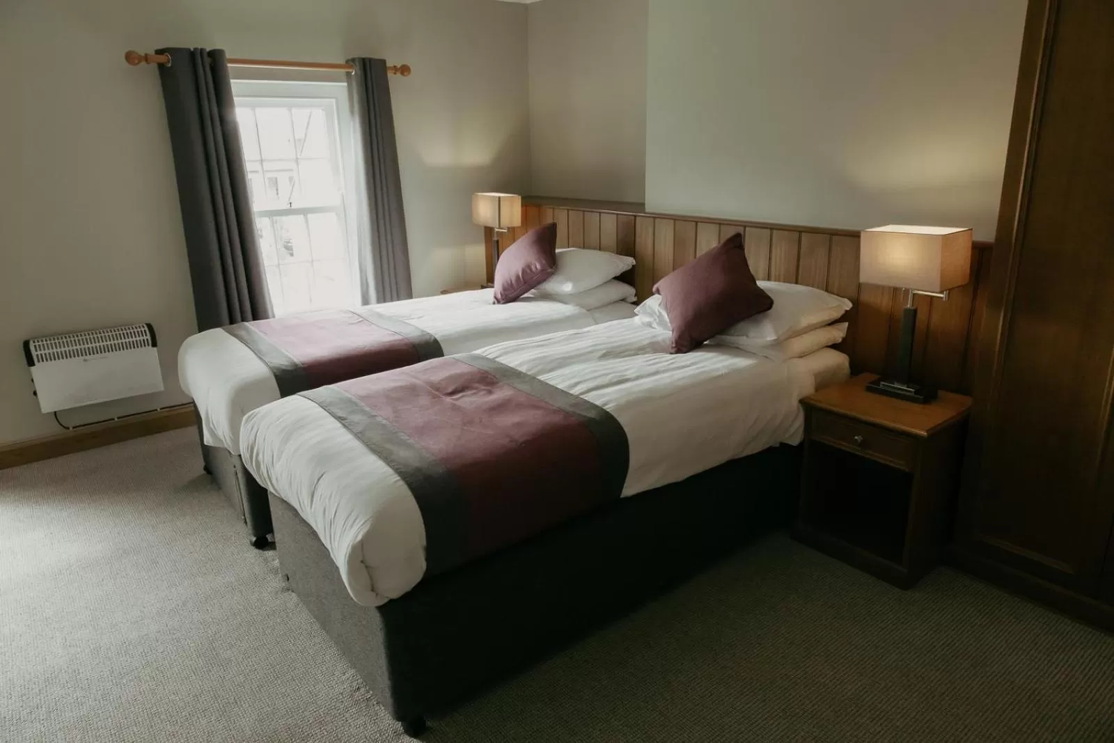 Bed in St. Davids Cross Hotel