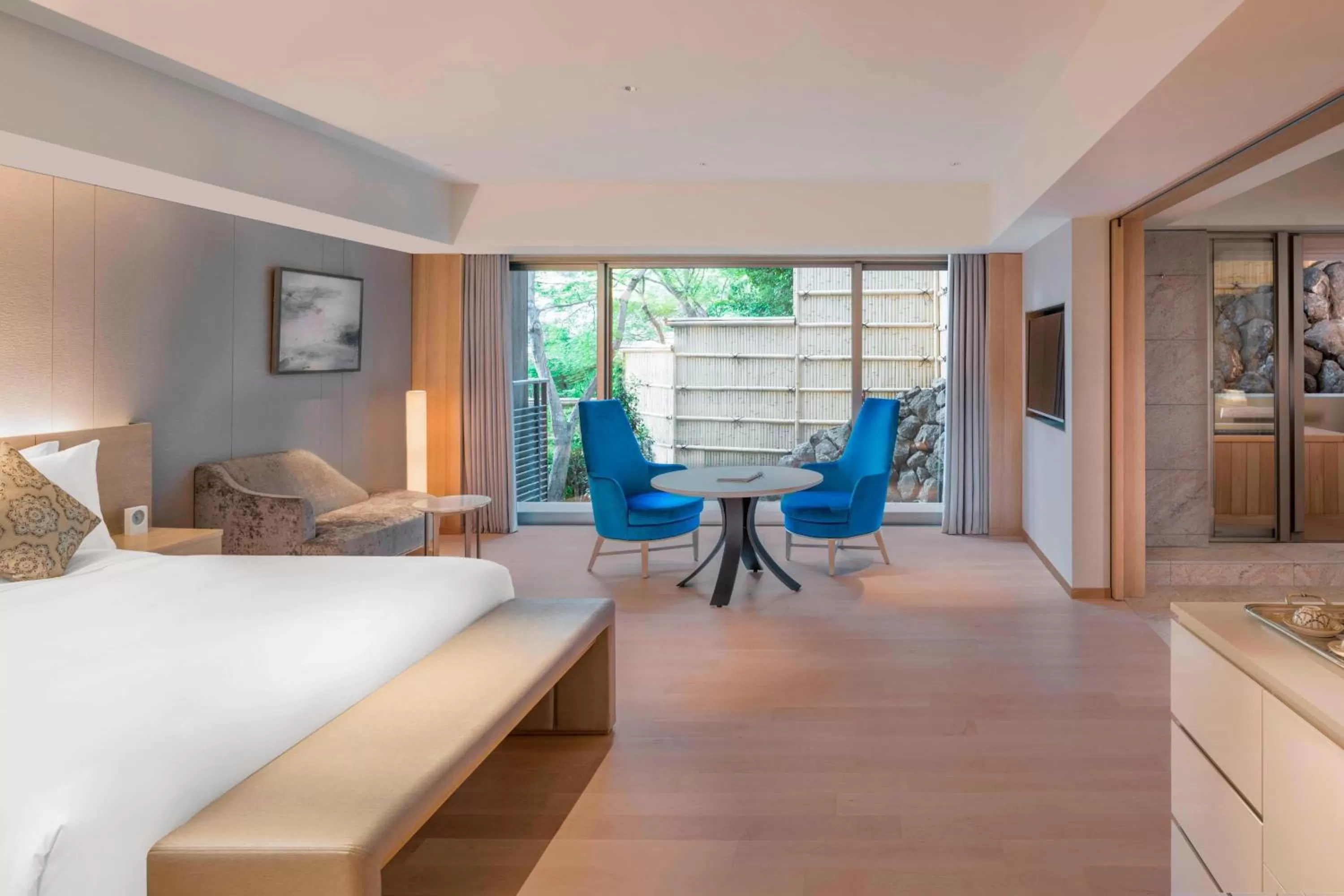 Photo of the whole room, Bed in Suiran, a Luxury Collection Hotel, Kyoto